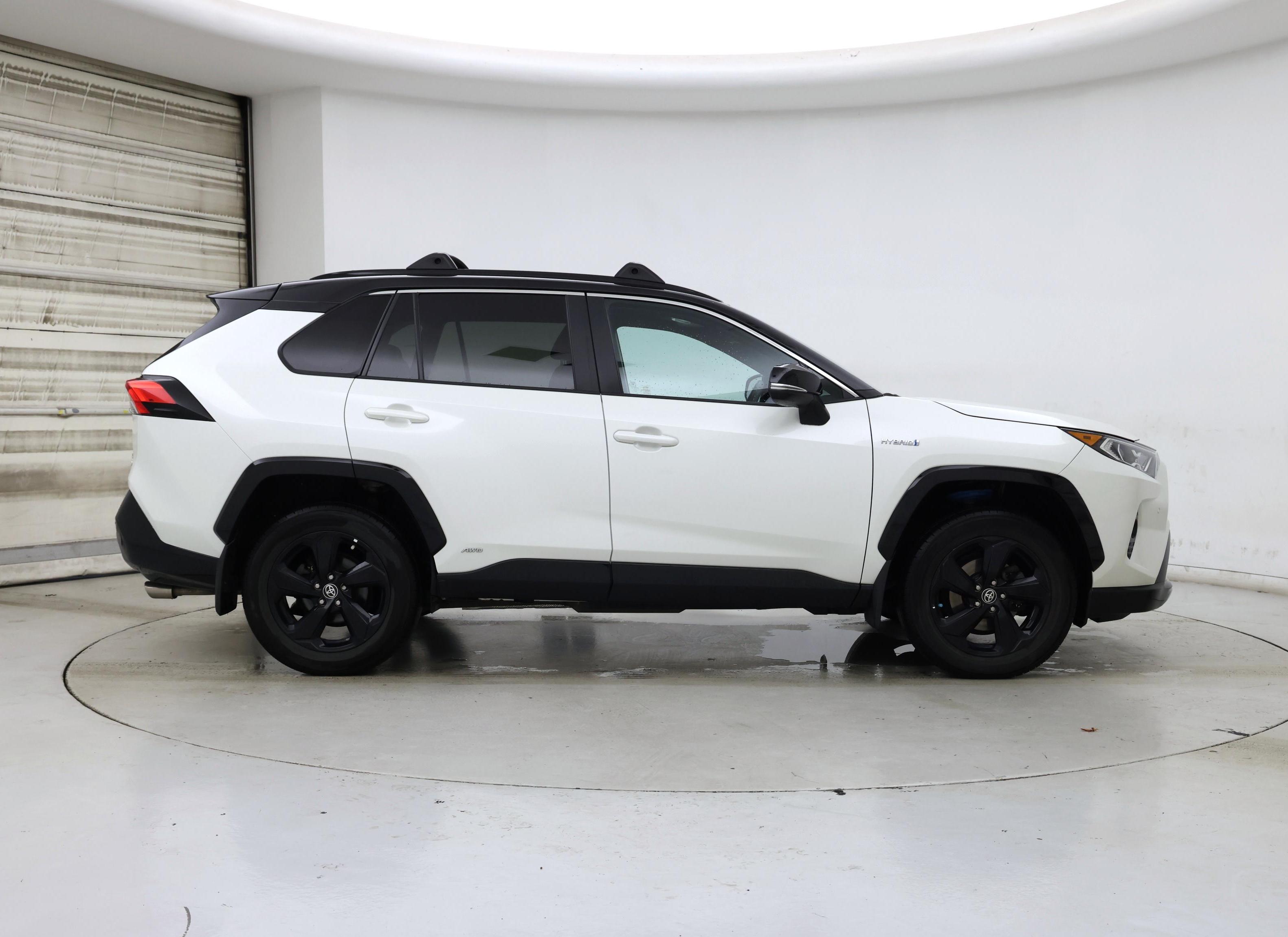 Thumbnail: 2021 Toyota RAV4 - 7