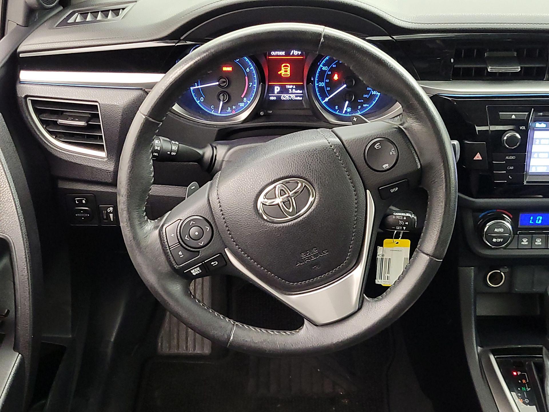 Thumbnail: 2015 Toyota Corolla - 10