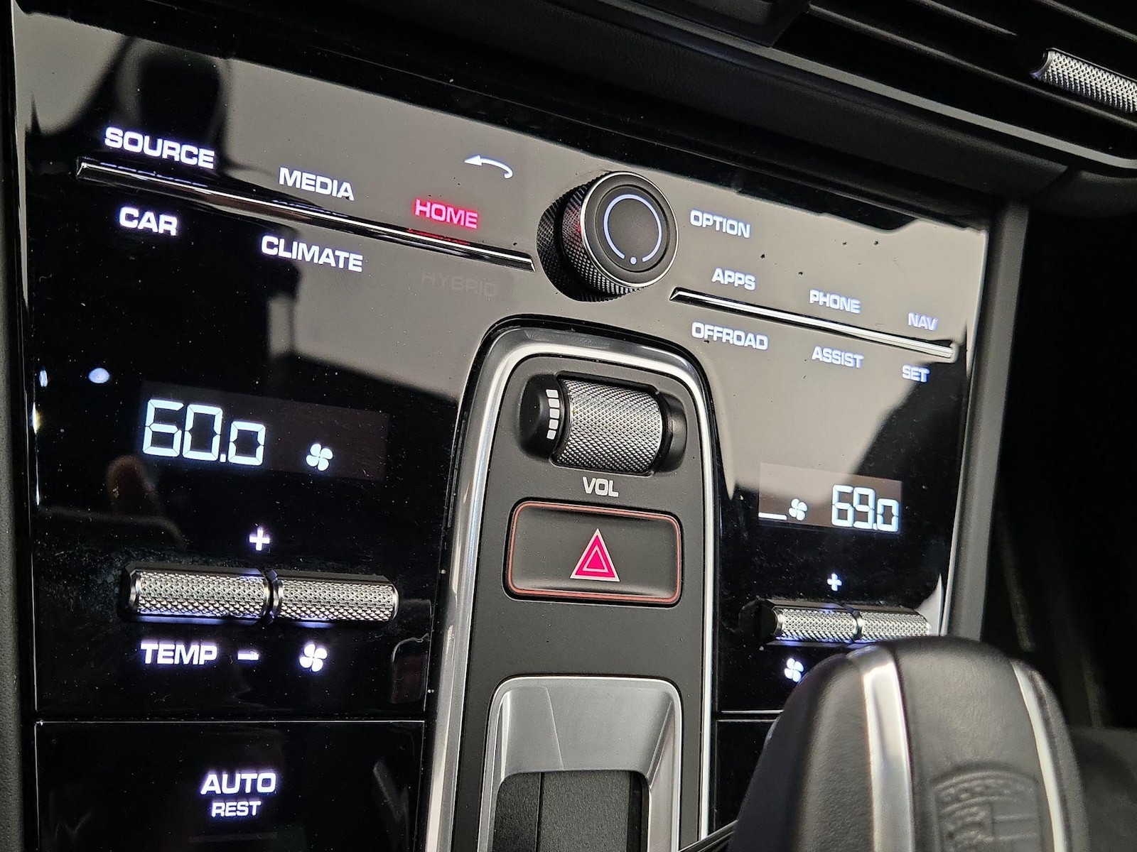 2023 Porsche Cayenne GTS - Photo 18