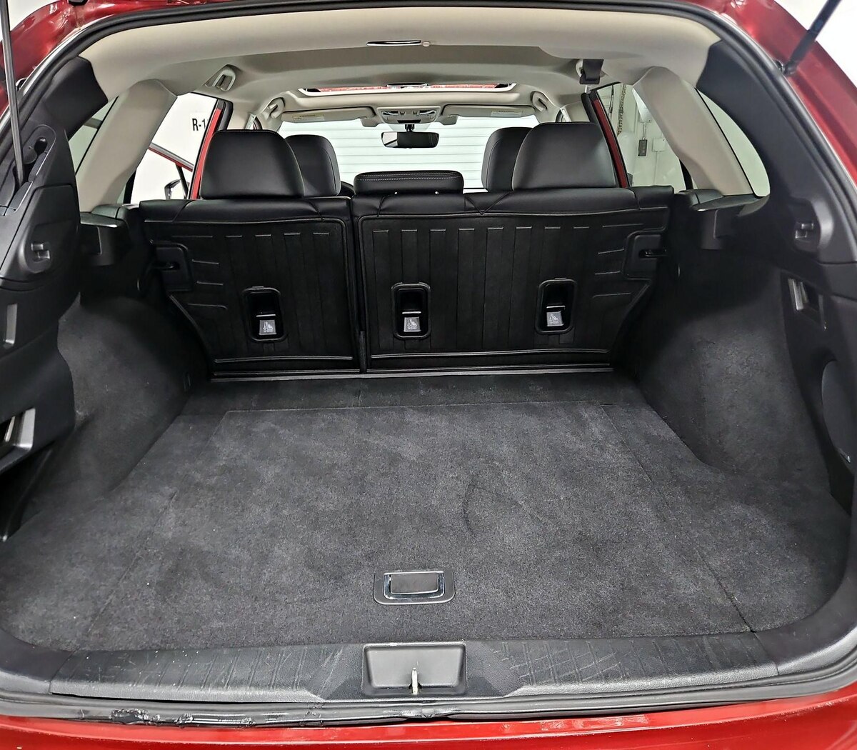 Trunk/Cargo (Seats Up)