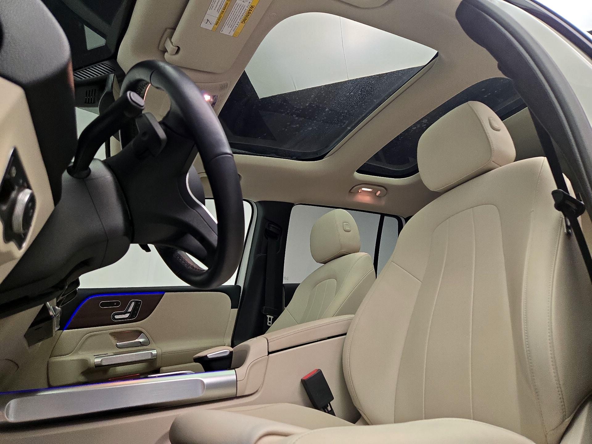 Thumbnail: 2023 Mercedes-Benz GLB - 19
