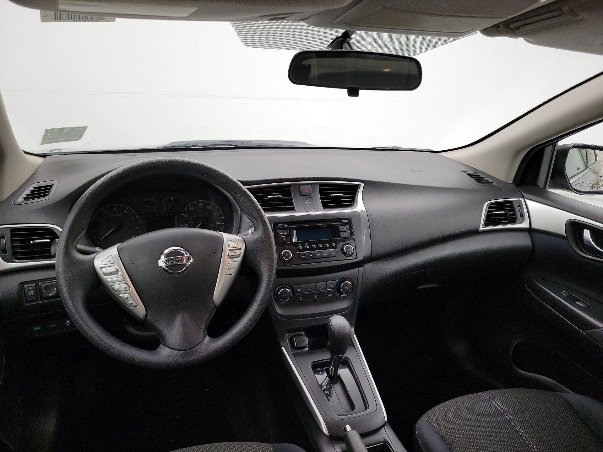 Thumbnail: 2016 Nissan Sentra - 9