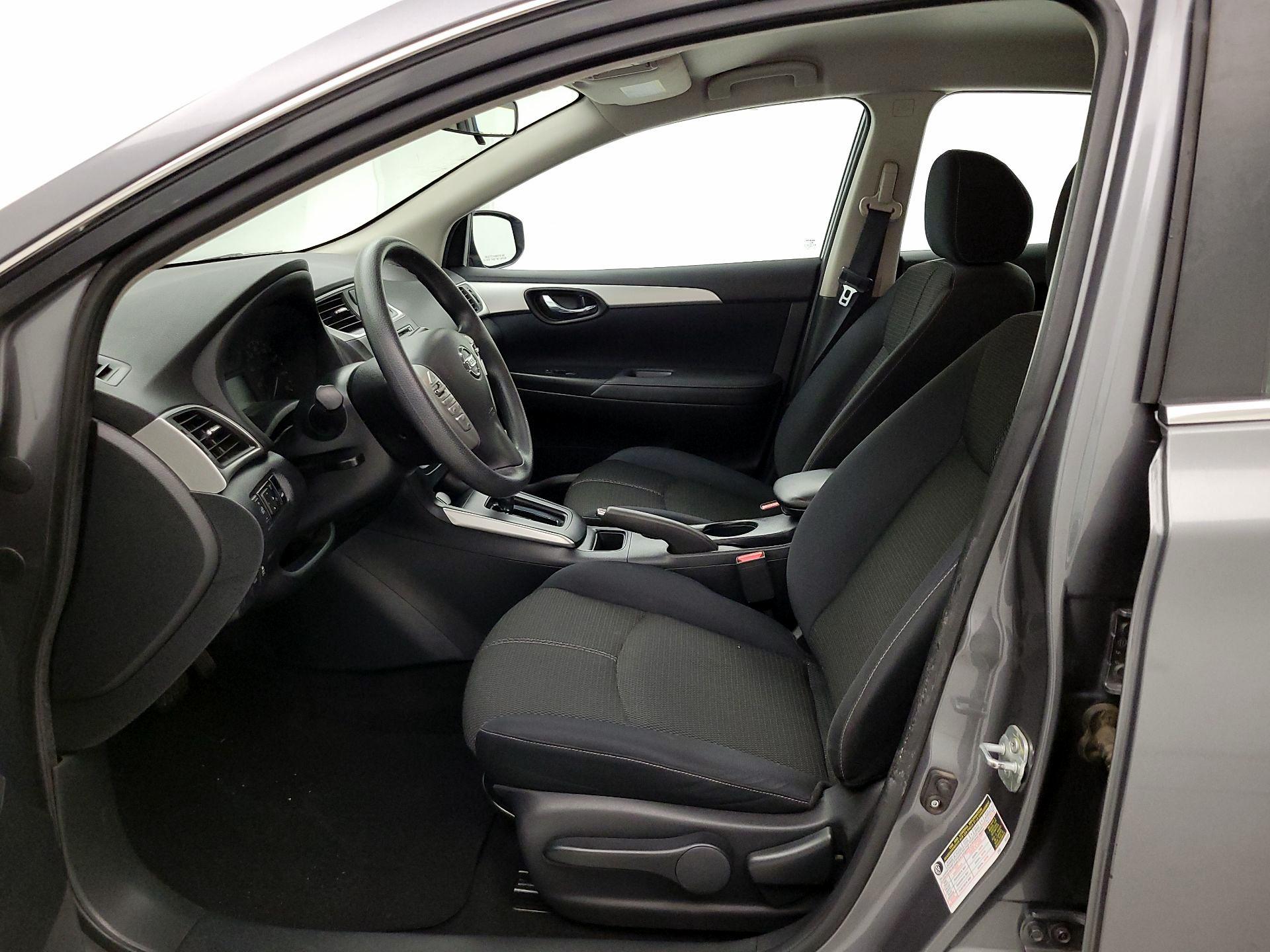 Thumbnail: 2016 Nissan Sentra - 11