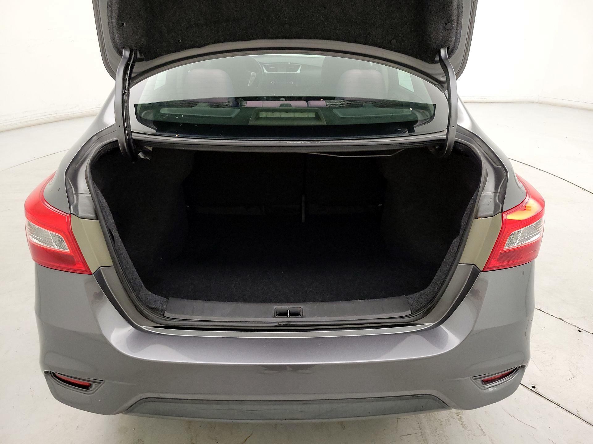 Thumbnail: 2016 Nissan Sentra - 18