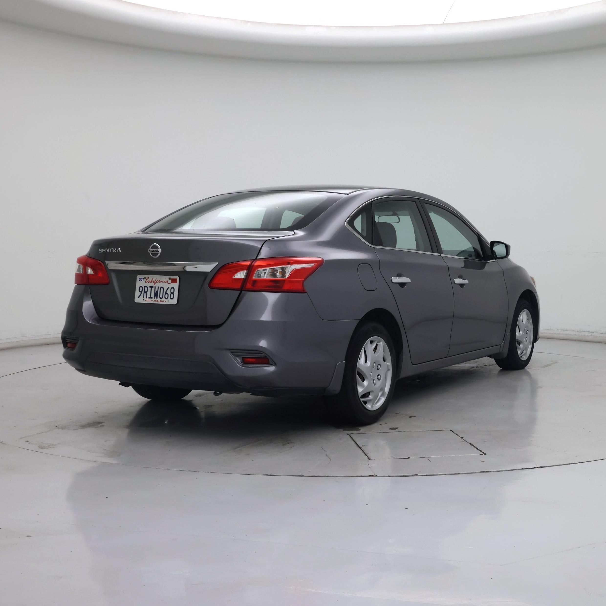 Thumbnail: 2016 Nissan Sentra - 8