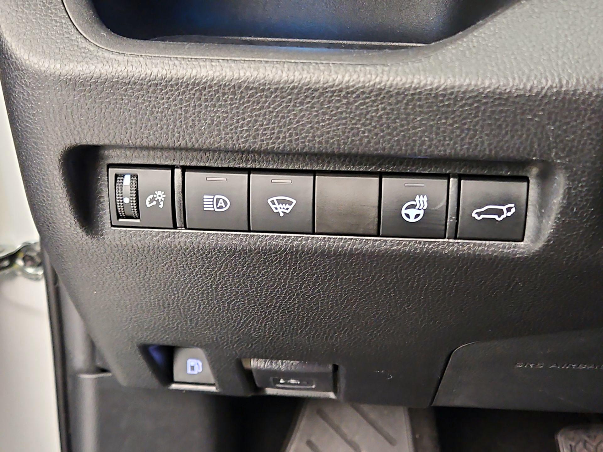 Thumbnail: 2021 Toyota RAV4 - 13