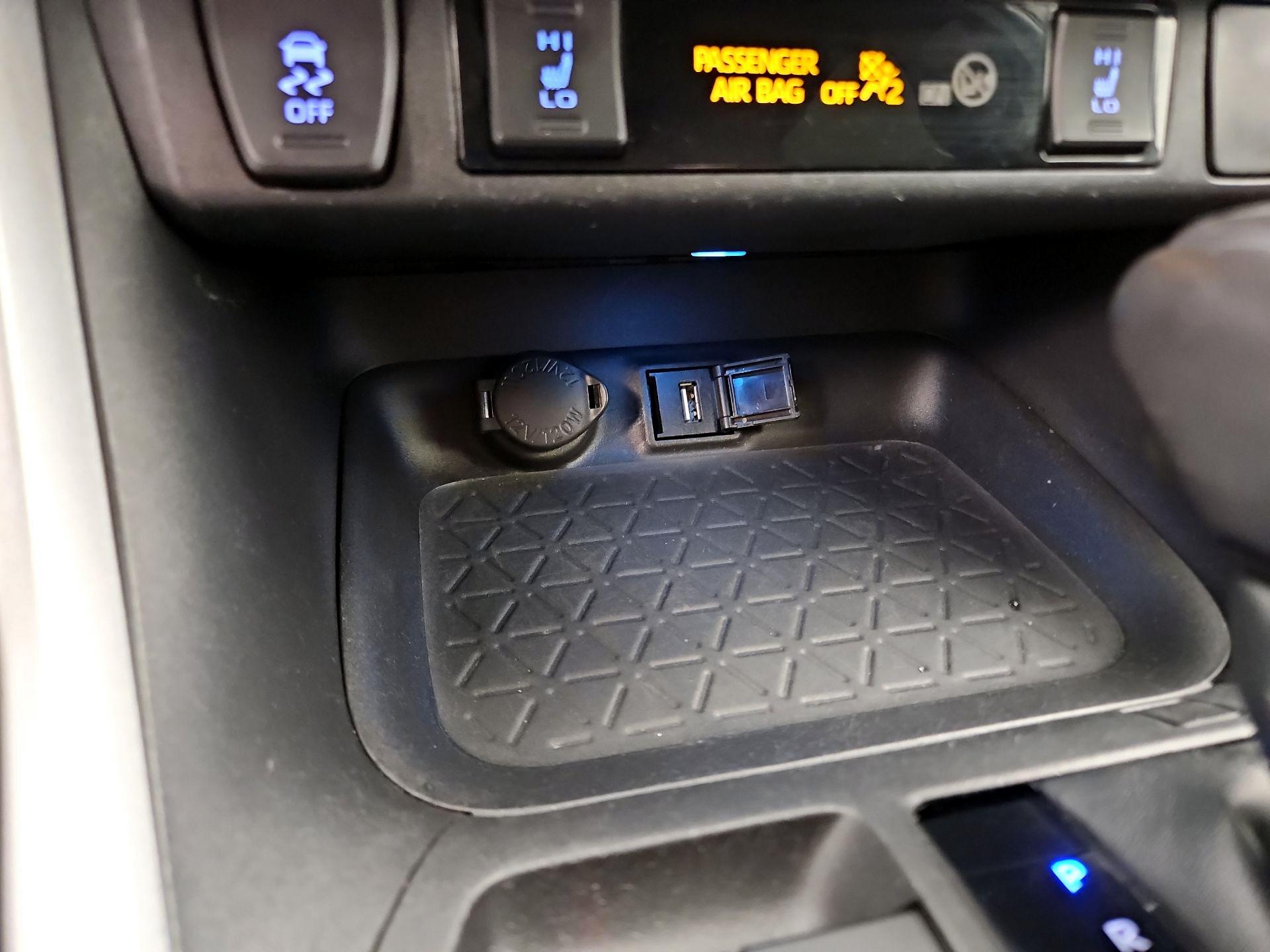 Thumbnail: 2021 Toyota RAV4 - 18
