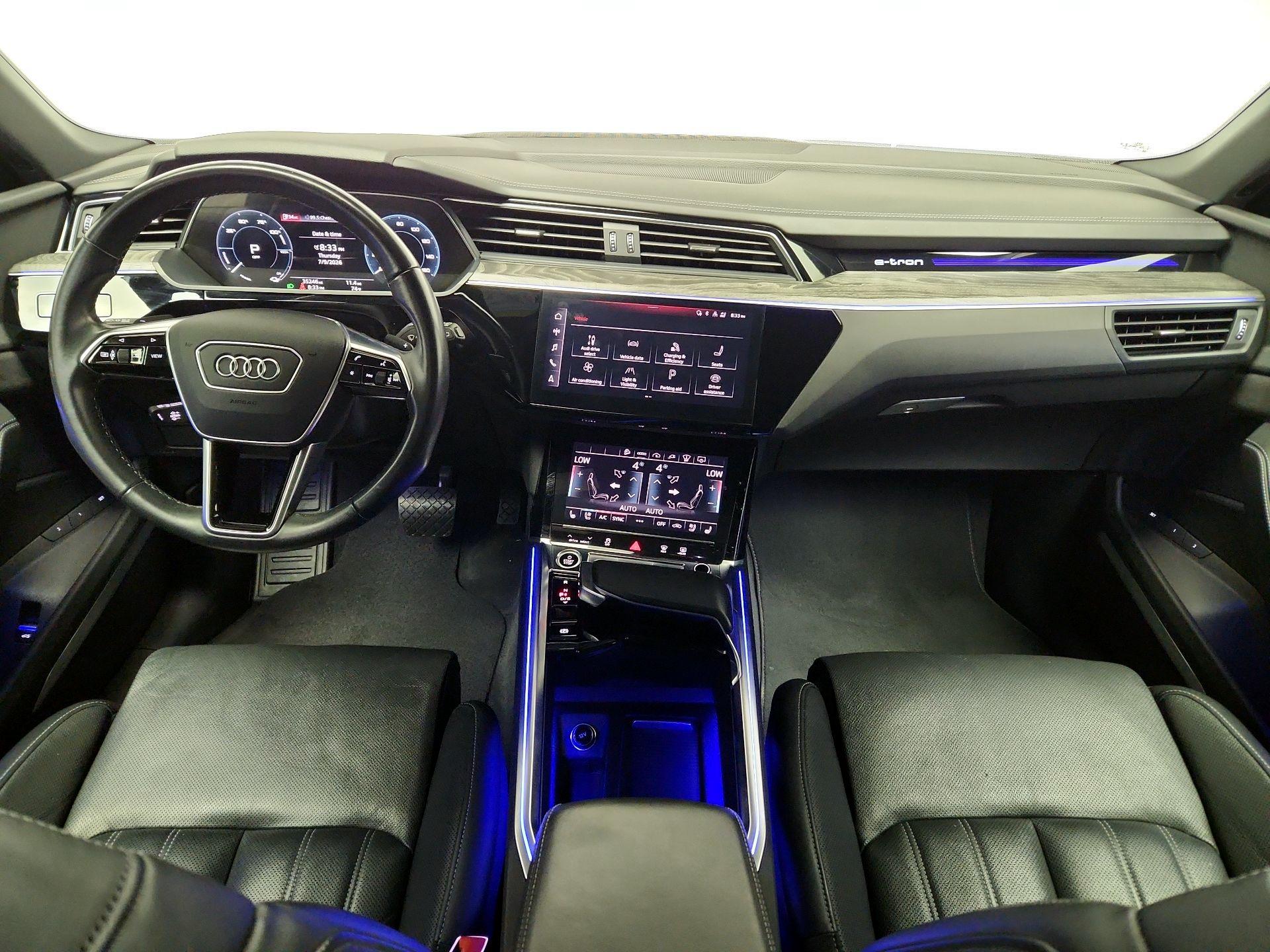 Thumbnail: 2022 Audi e-tron - 9