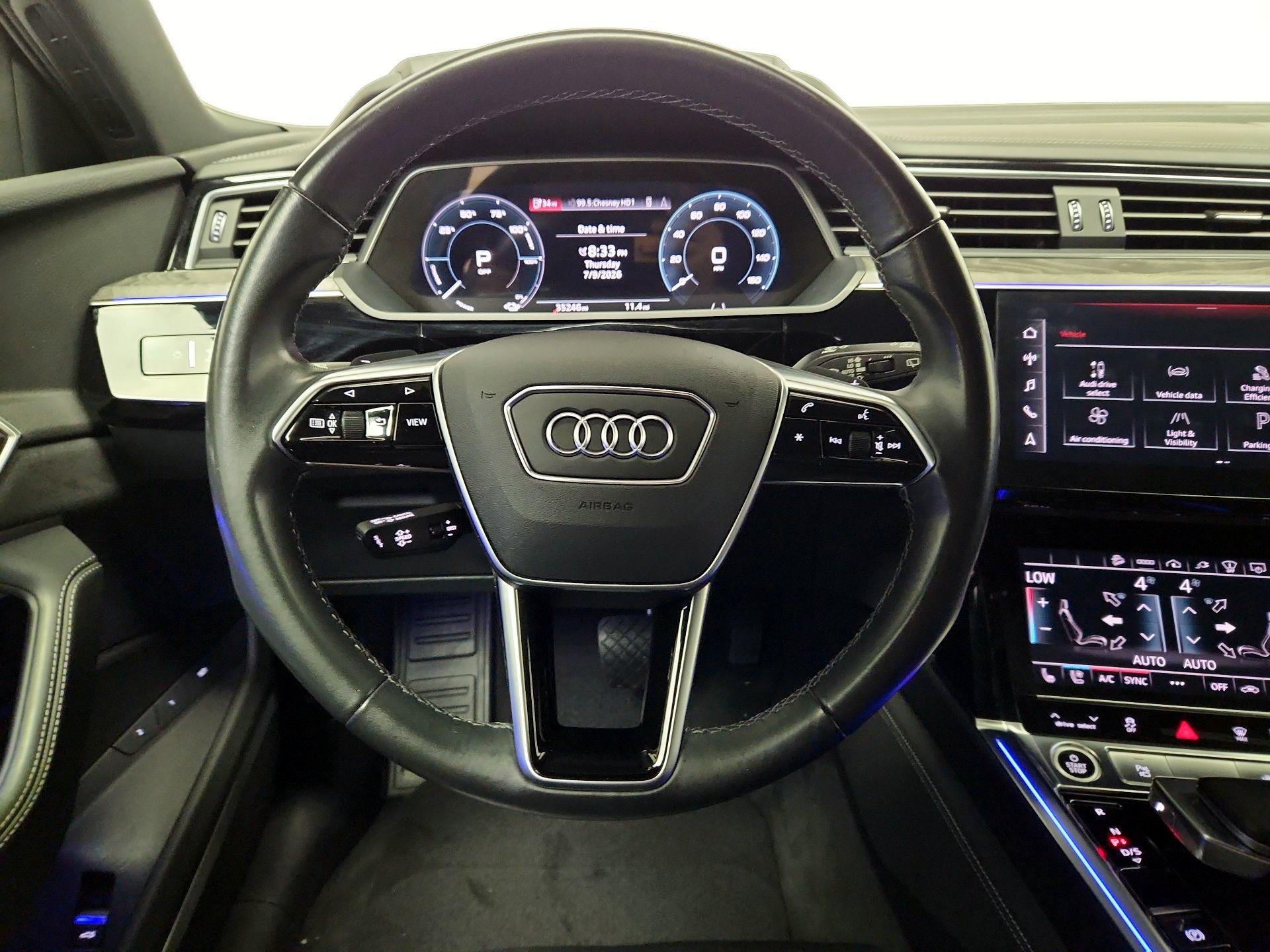 Thumbnail: 2022 Audi e-tron - 10