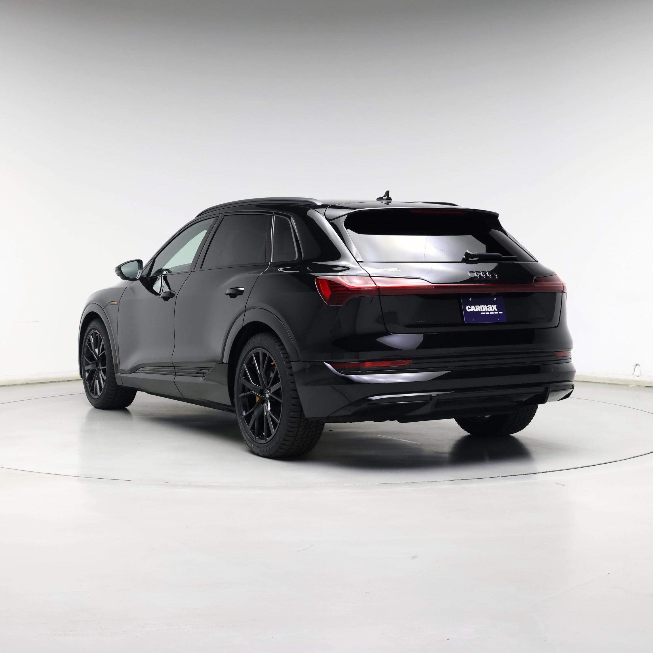 Thumbnail: 2022 Audi e-tron - 2