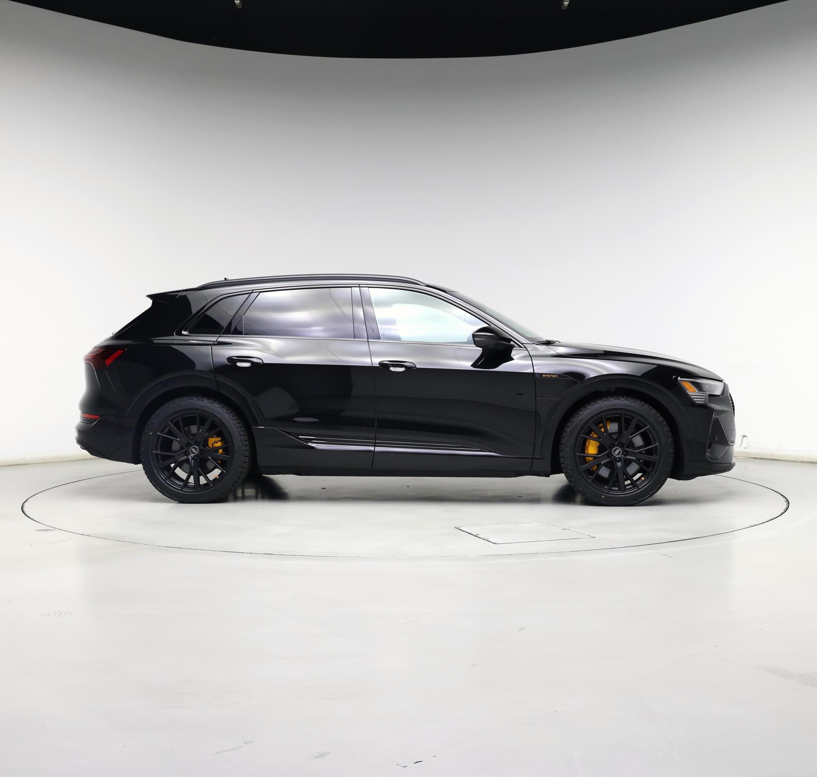 Thumbnail: 2022 Audi e-tron - 7