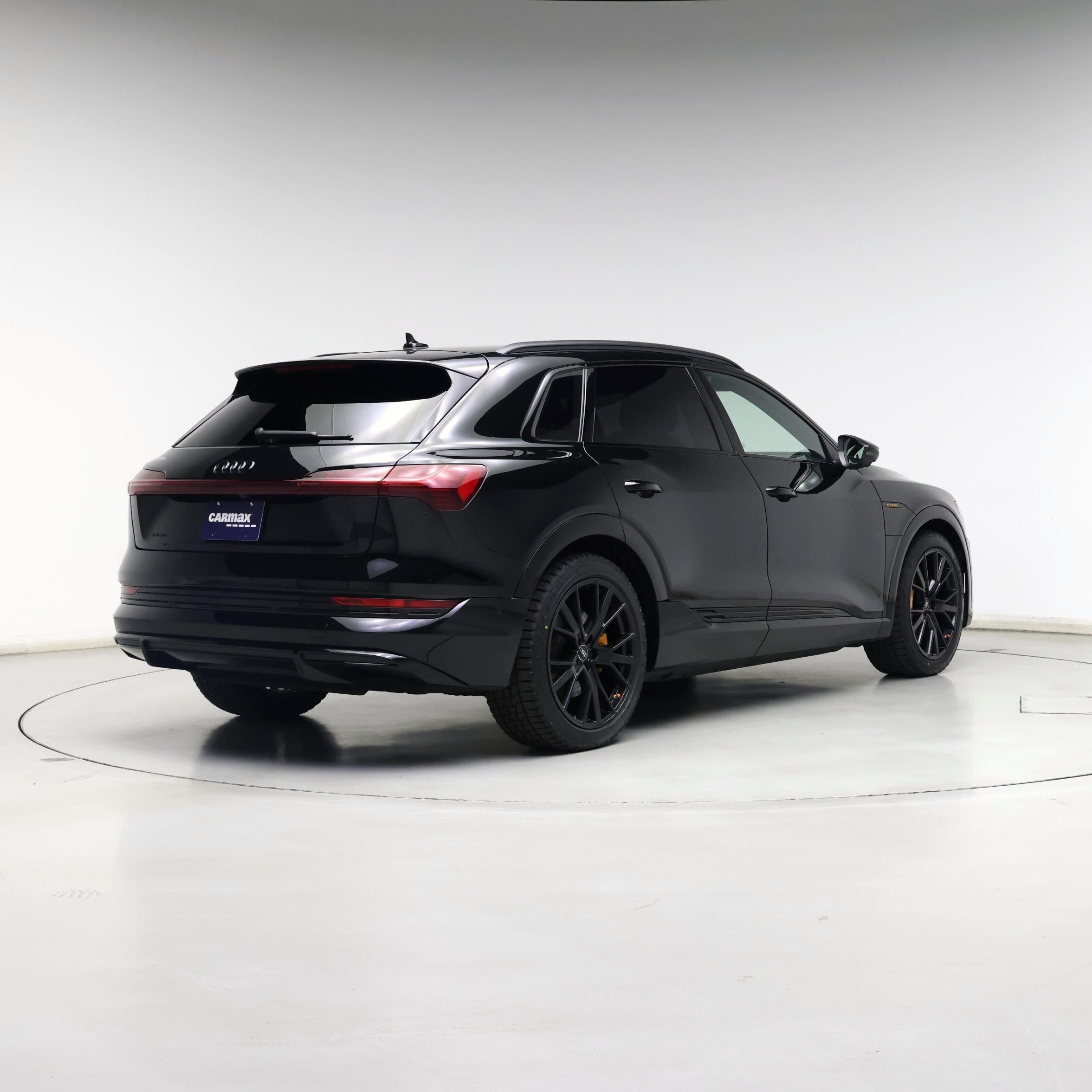 Thumbnail: 2022 Audi e-tron - 8