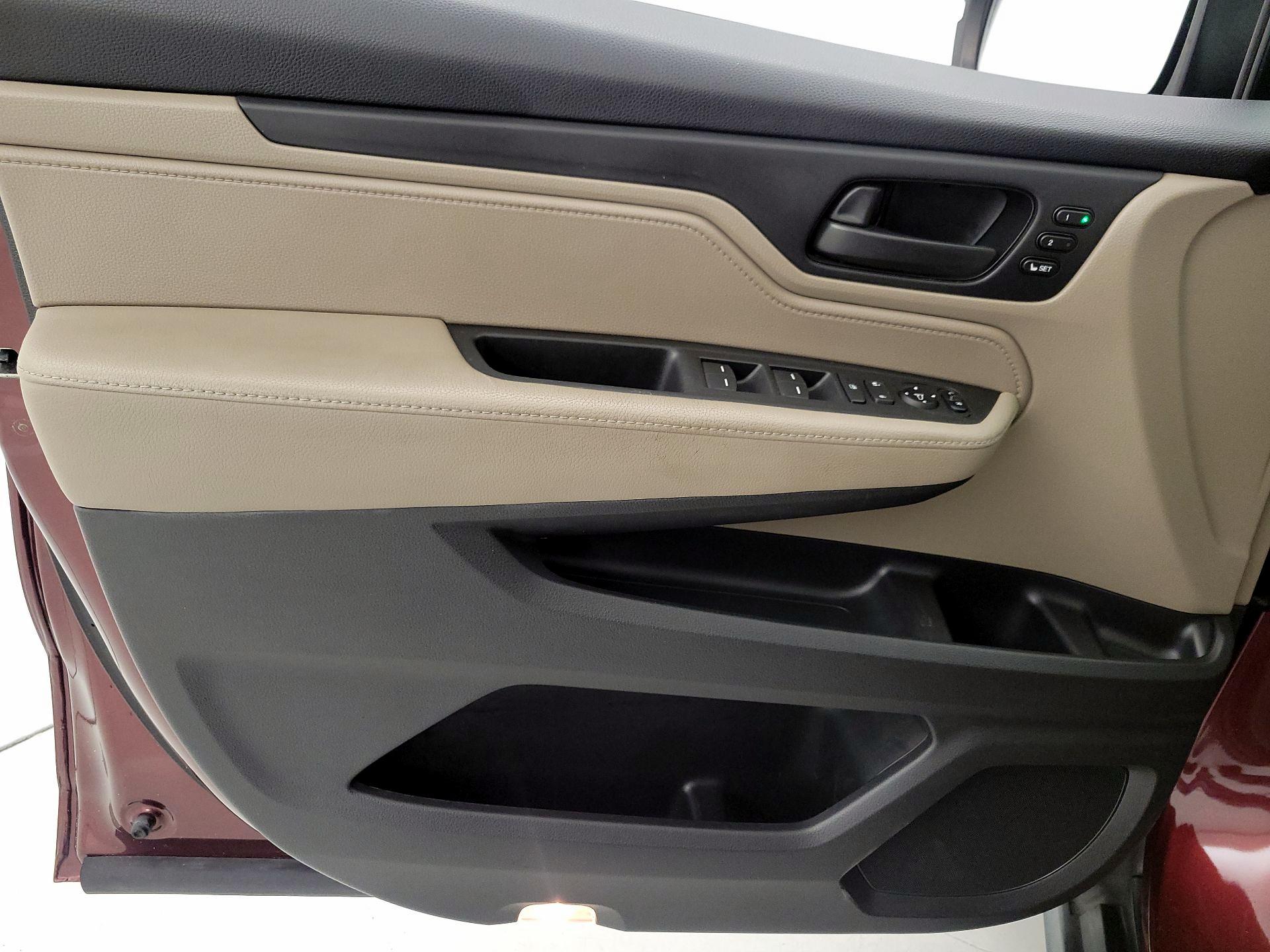 Thumbnail: 2018 Honda Odyssey - 12