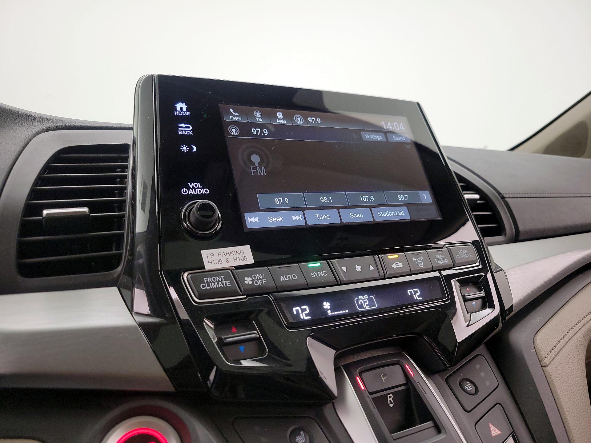 Thumbnail: 2018 Honda Odyssey - 15