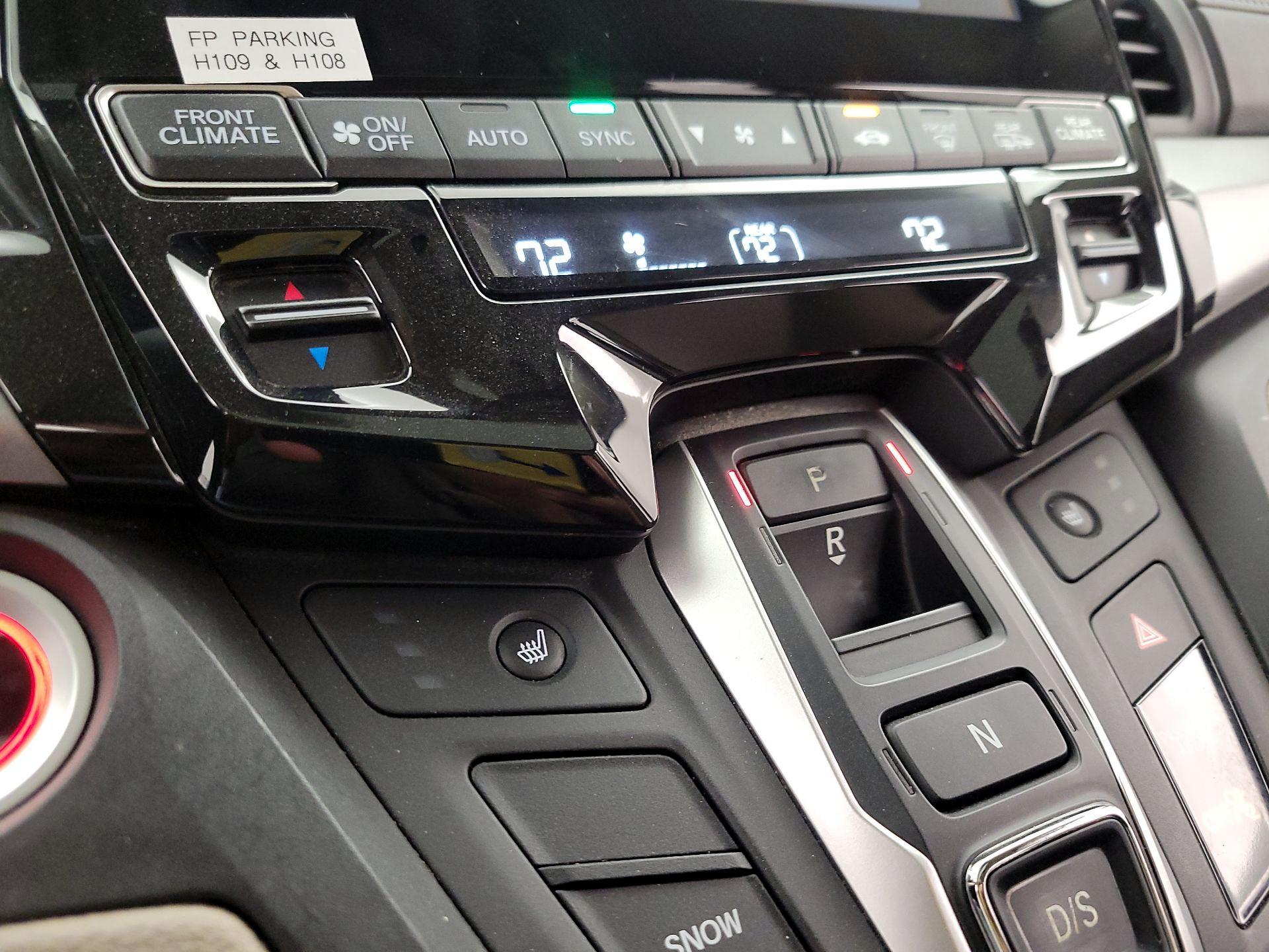 Thumbnail: 2018 Honda Odyssey - 16