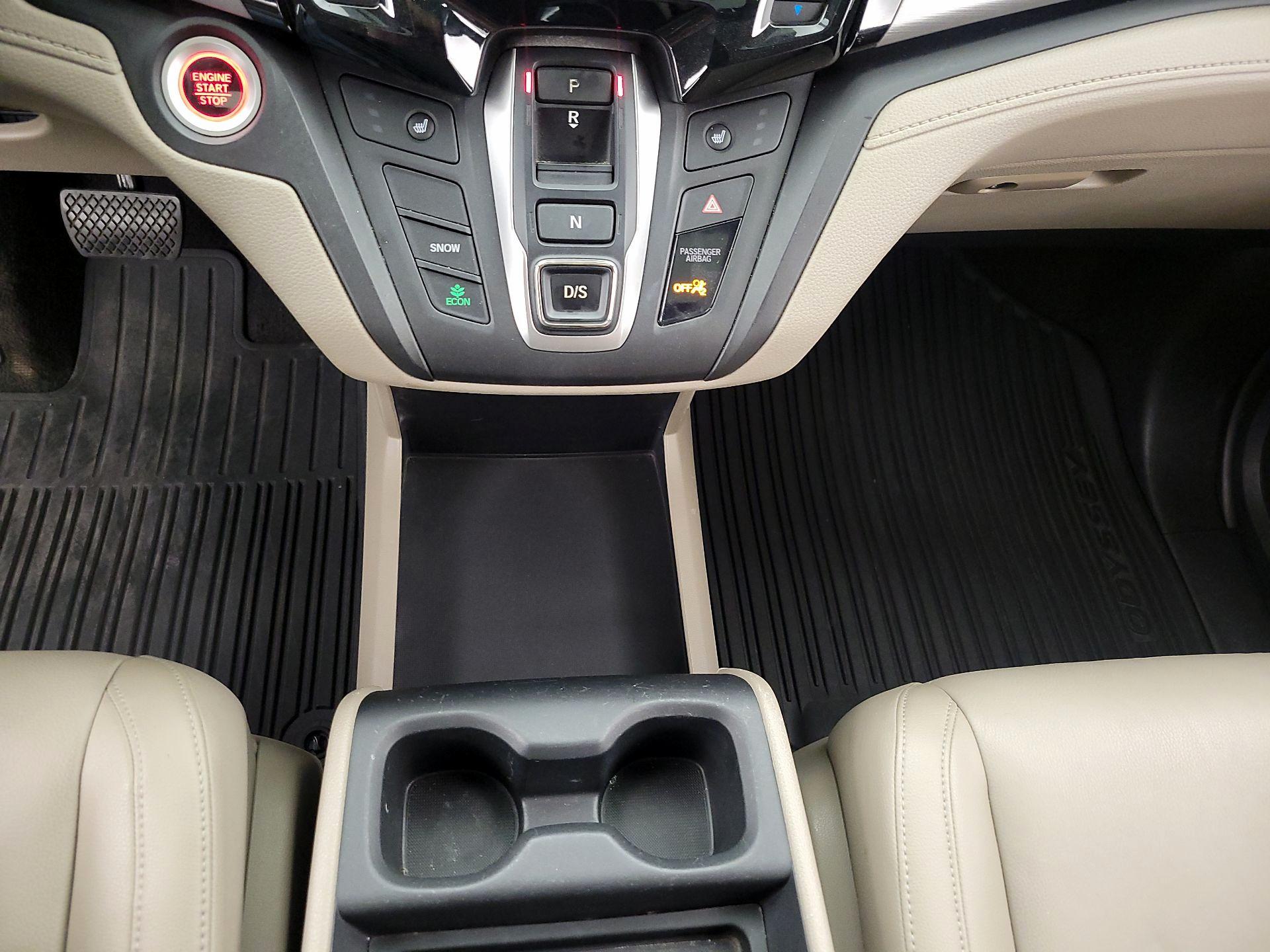 Thumbnail: 2018 Honda Odyssey - 17