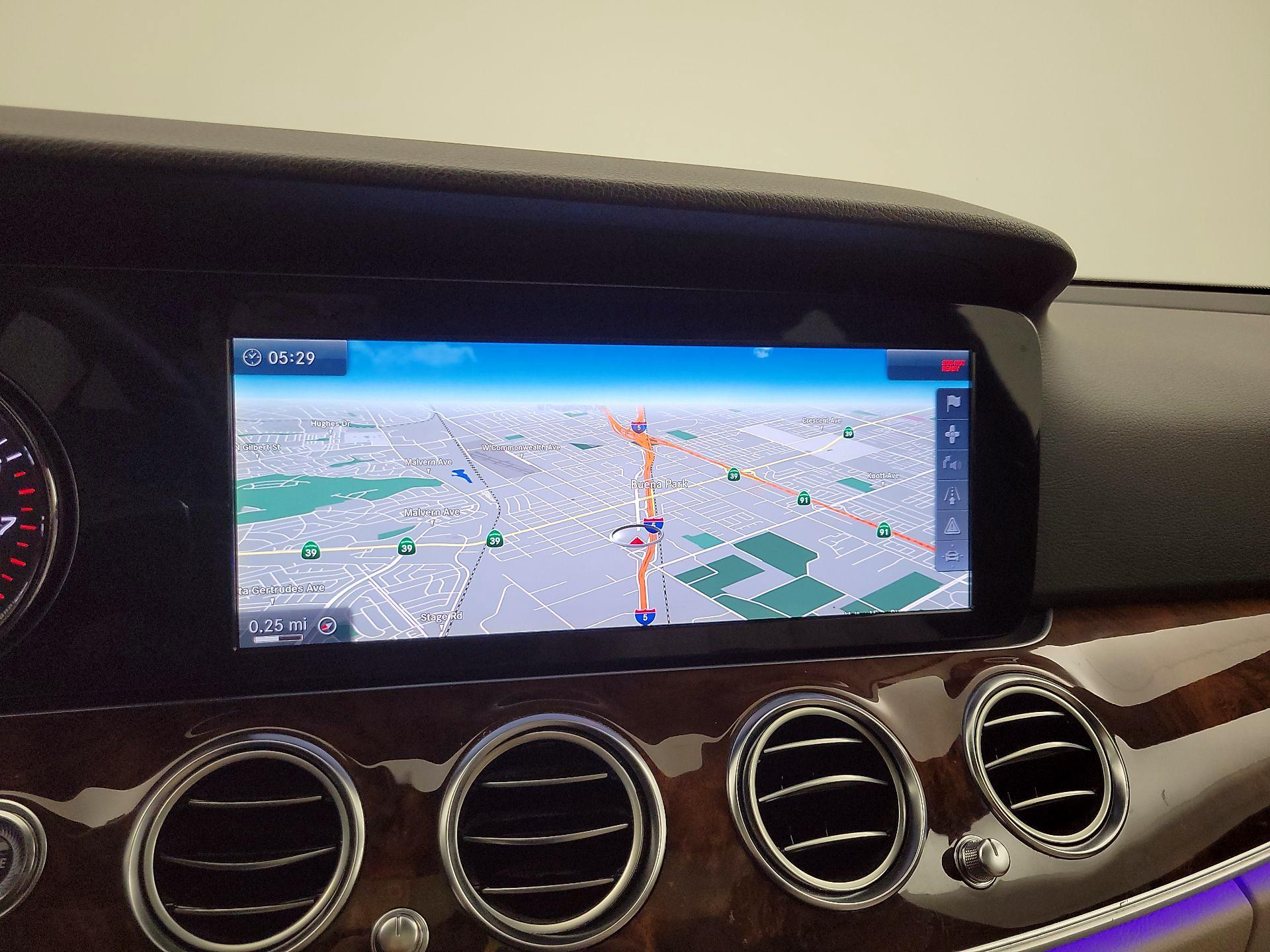 Thumbnail: 2017 Mercedes-Benz E-Class - 14