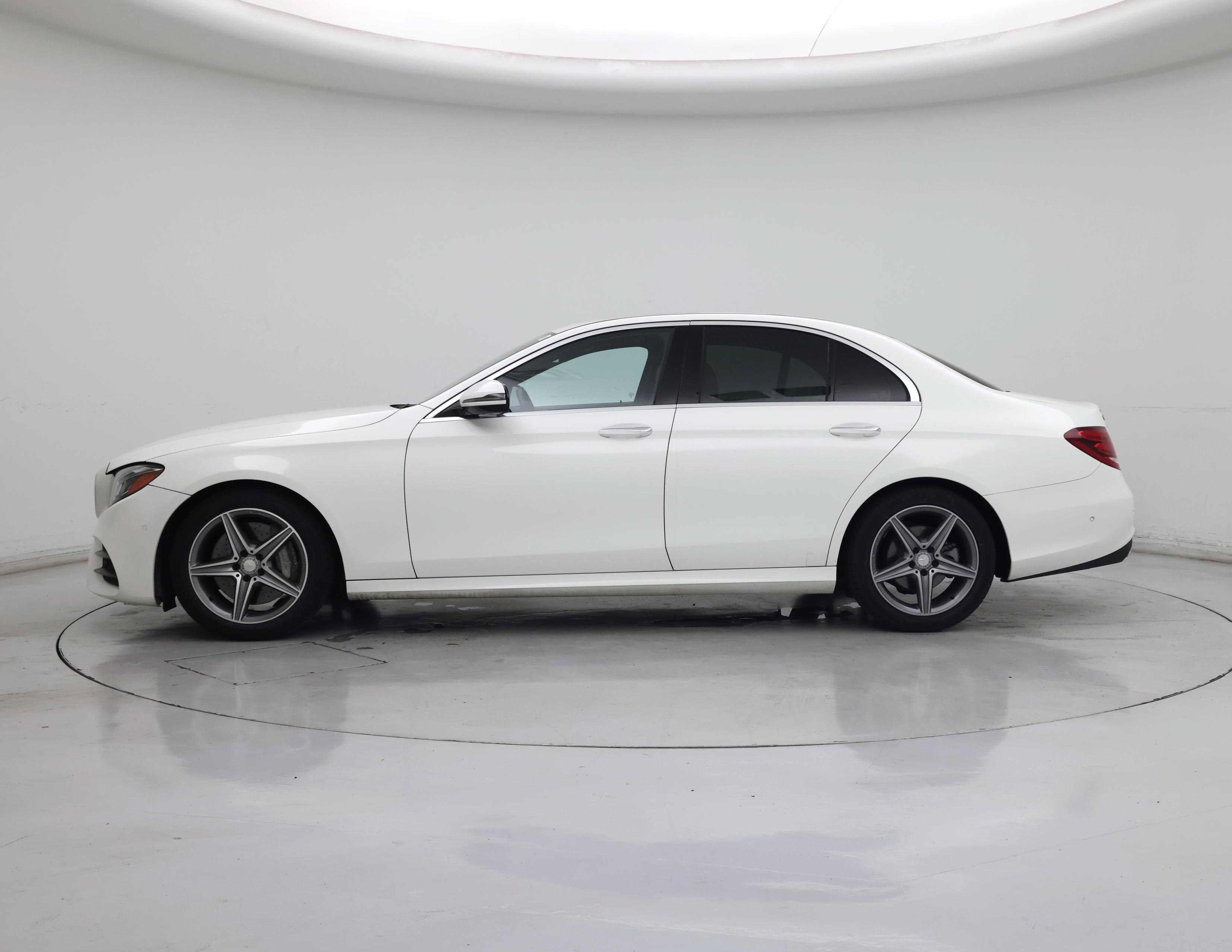 Thumbnail: 2017 Mercedes-Benz E-Class - 3