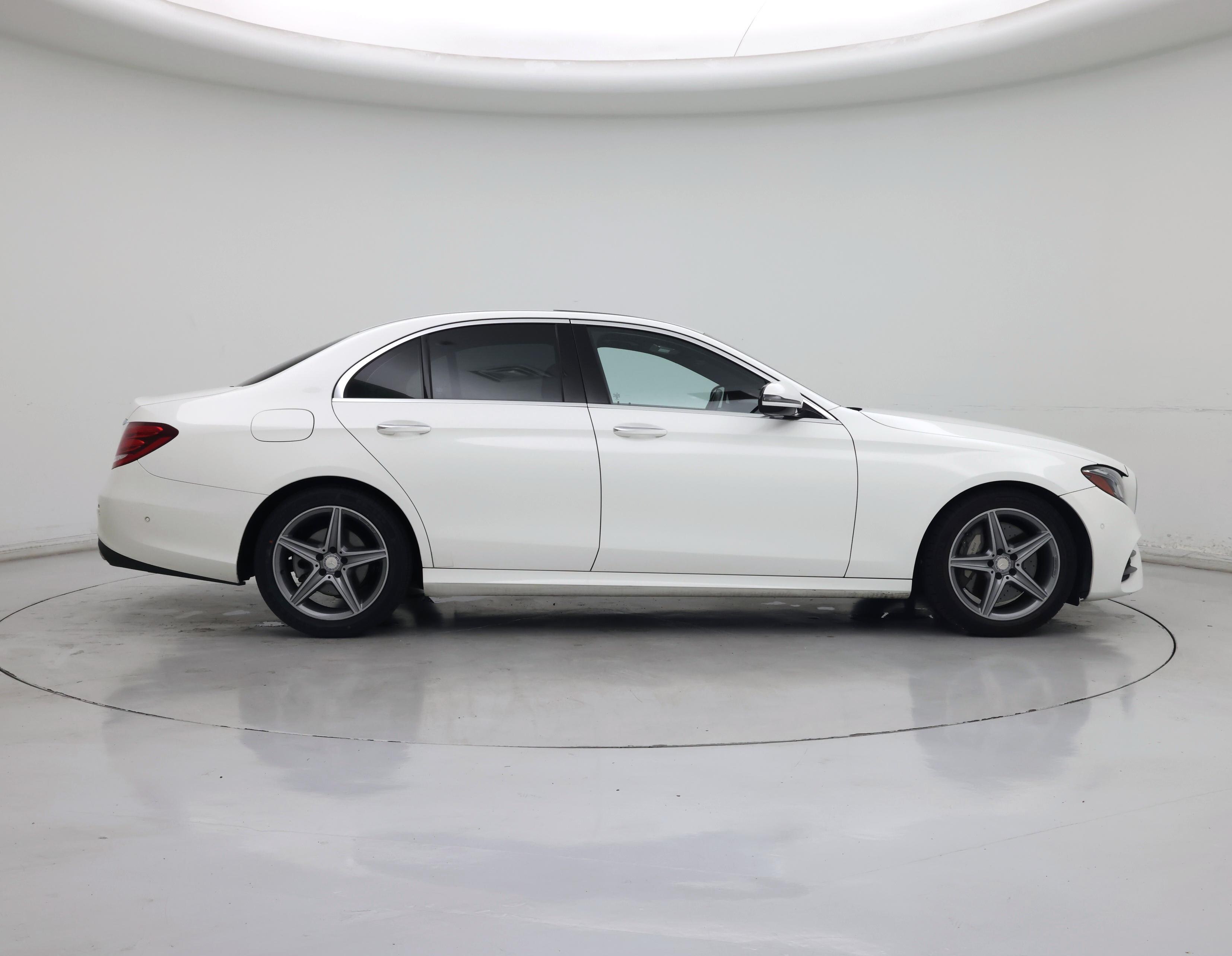Thumbnail: 2017 Mercedes-Benz E-Class - 7