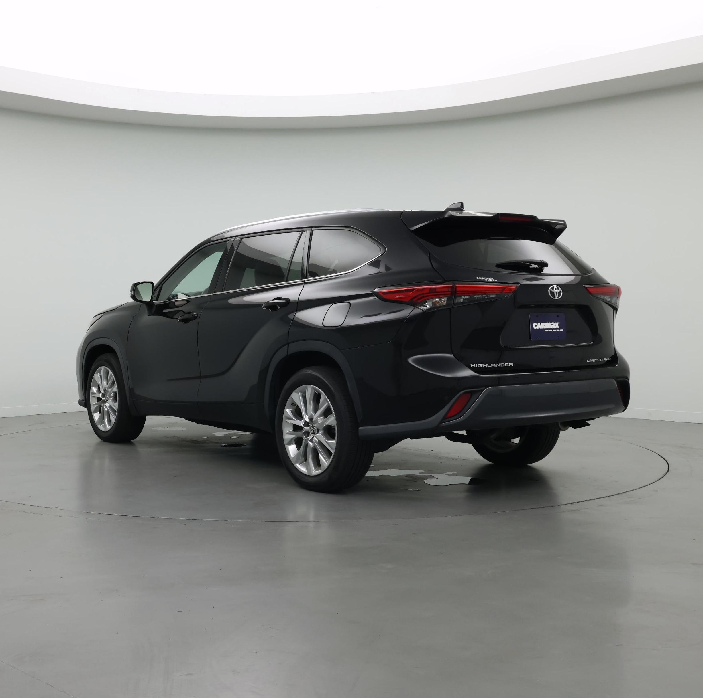 Thumbnail: 2023 Toyota Highlander - 2