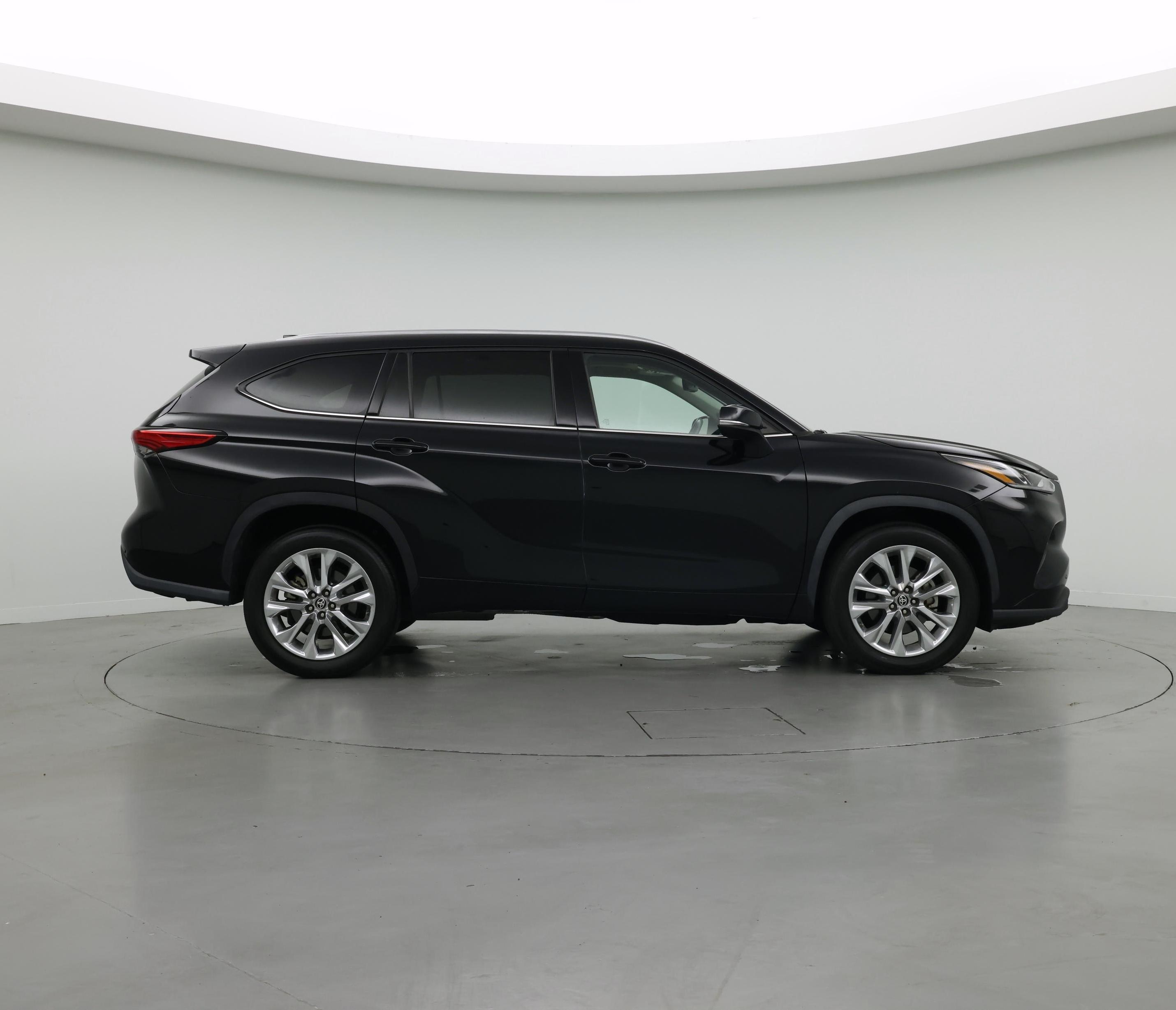 Thumbnail: 2023 Toyota Highlander - 7