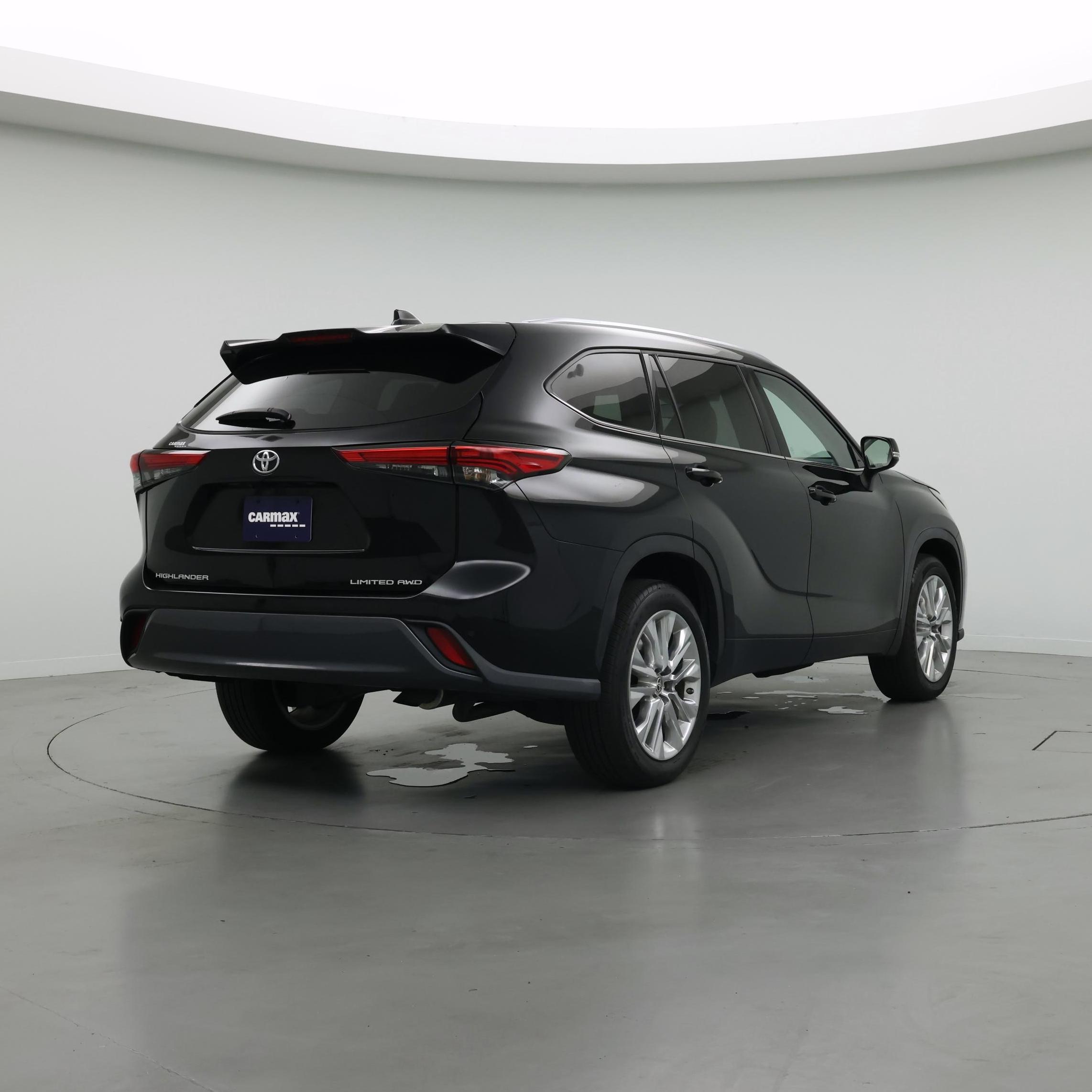 Thumbnail: 2023 Toyota Highlander - 8