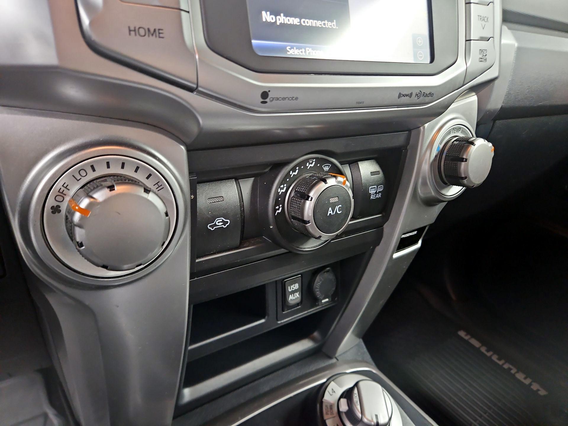 Thumbnail: 2019 Toyota 4Runner - 17