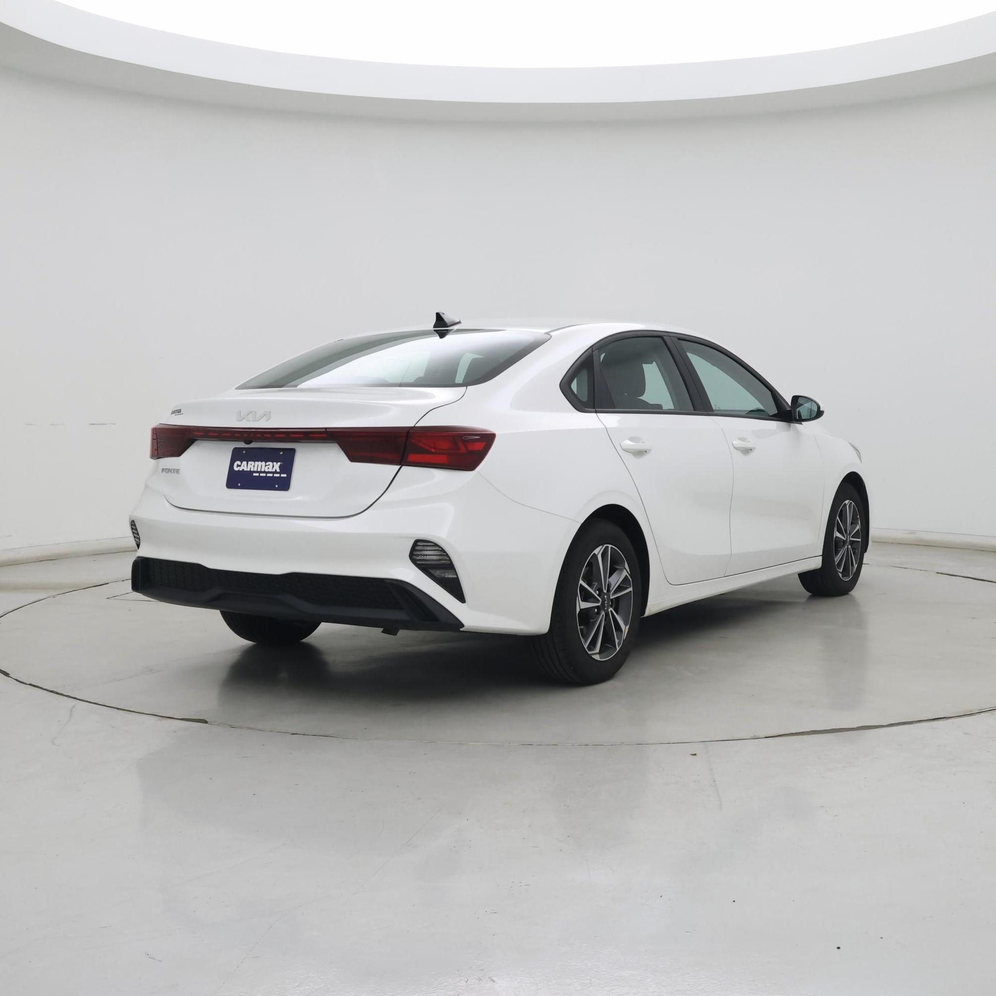 Thumbnail: 2023 Kia Forte - 8
