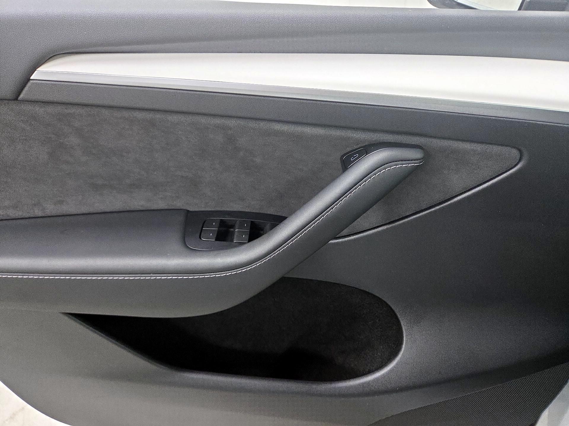 Thumbnail: 2023 Tesla Model Y - 12