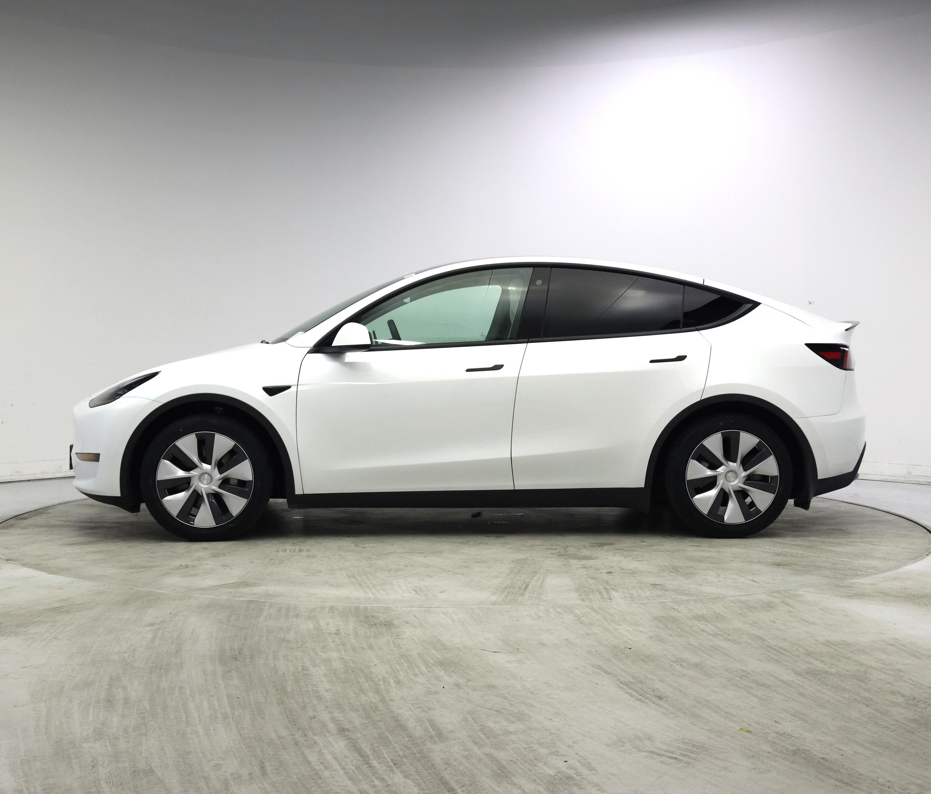Thumbnail: 2023 Tesla Model Y - 3