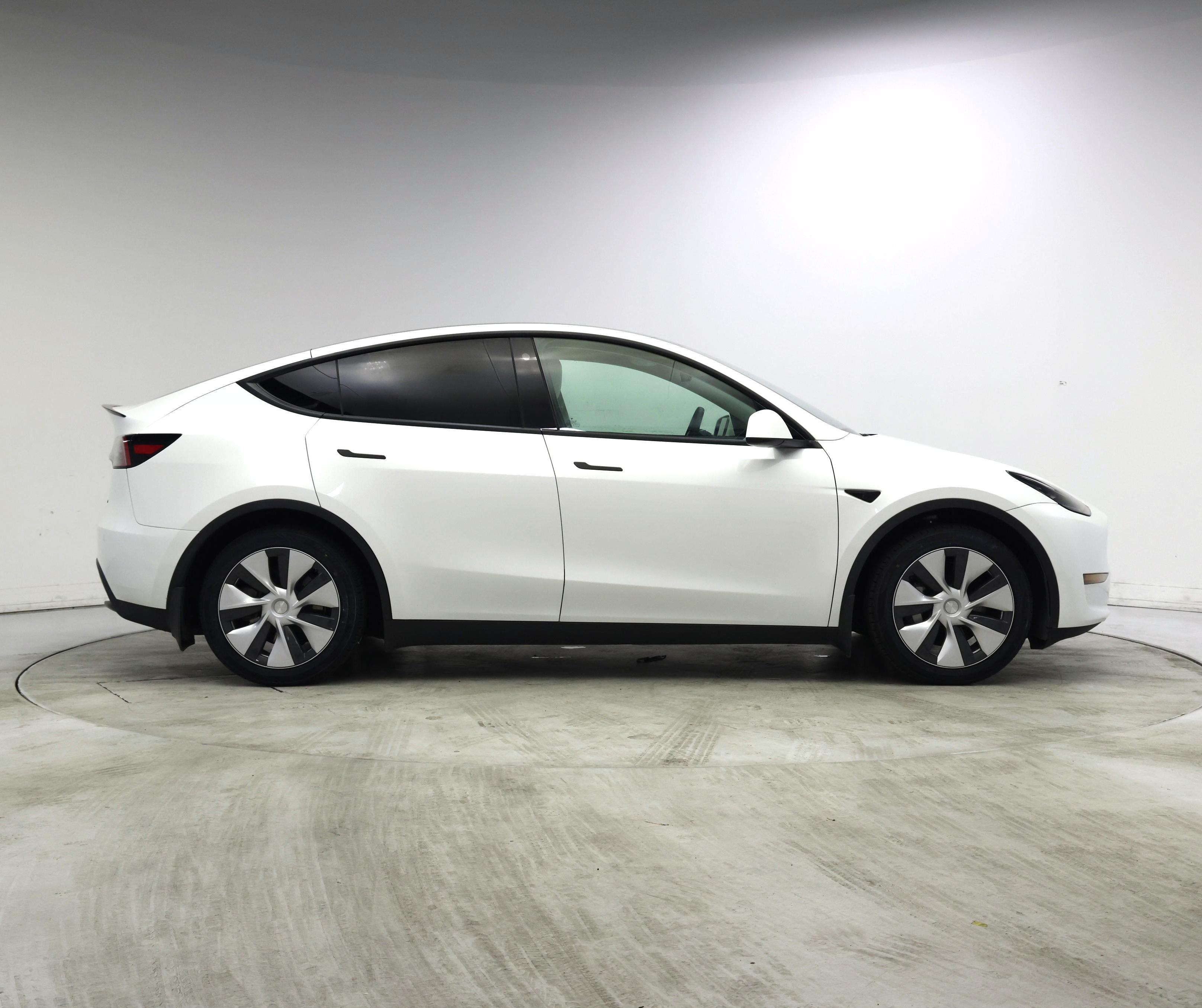Thumbnail: 2023 Tesla Model Y - 7