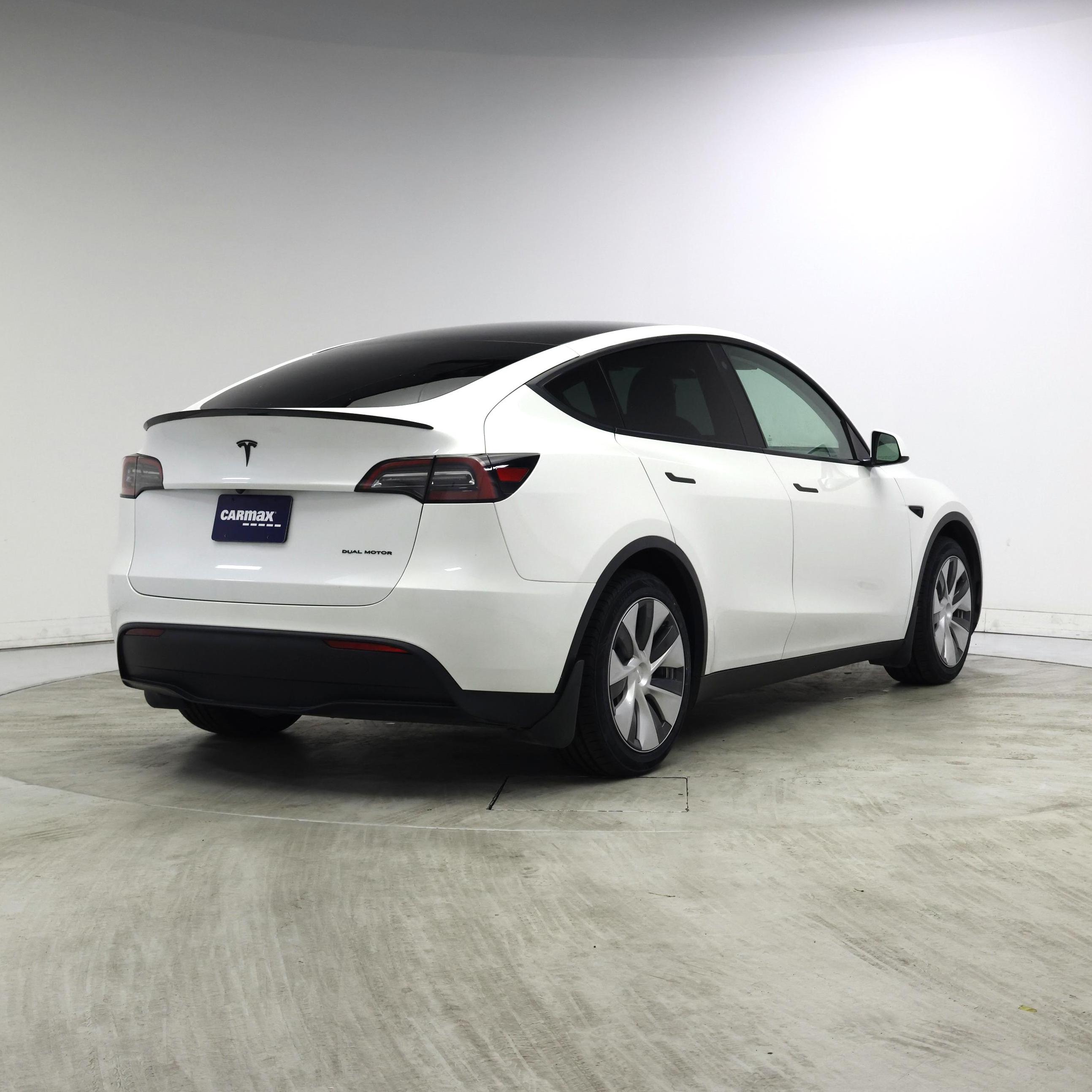 Thumbnail: 2023 Tesla Model Y - 8