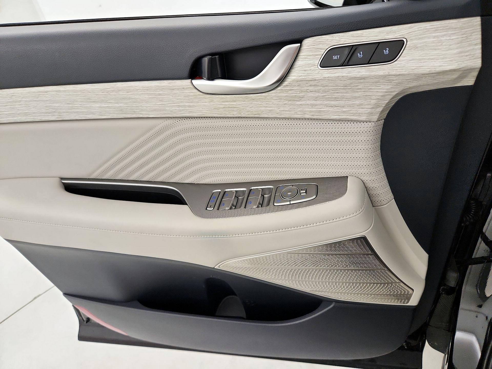 Thumbnail: 2023 Hyundai Palisade - 12