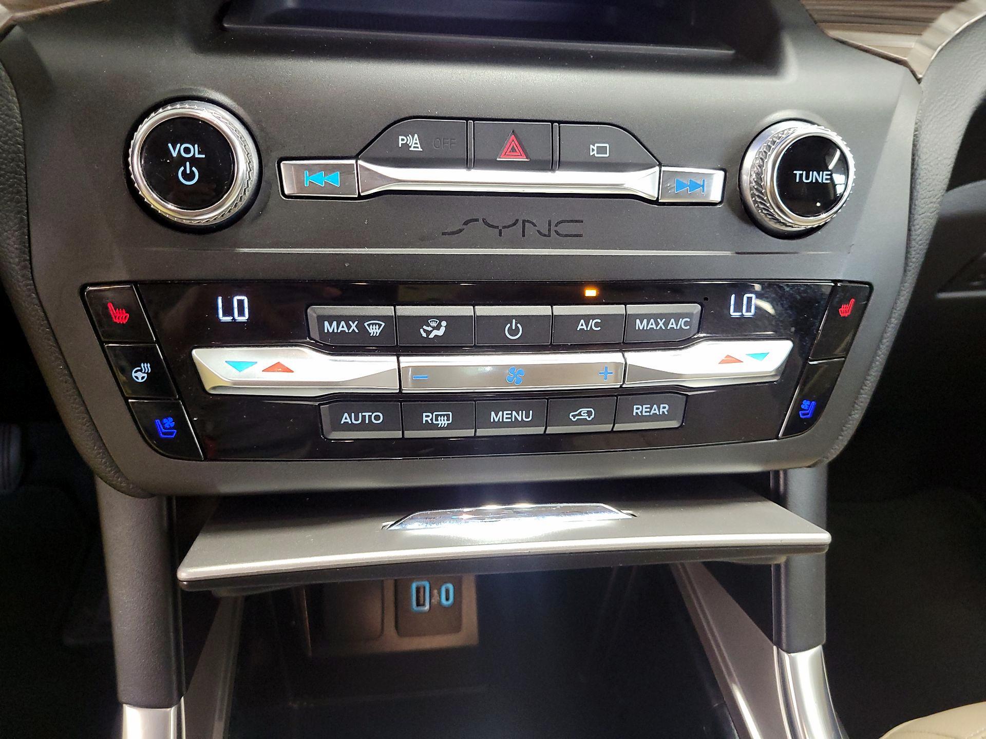 Thumbnail: 2020 Ford Explorer - 17