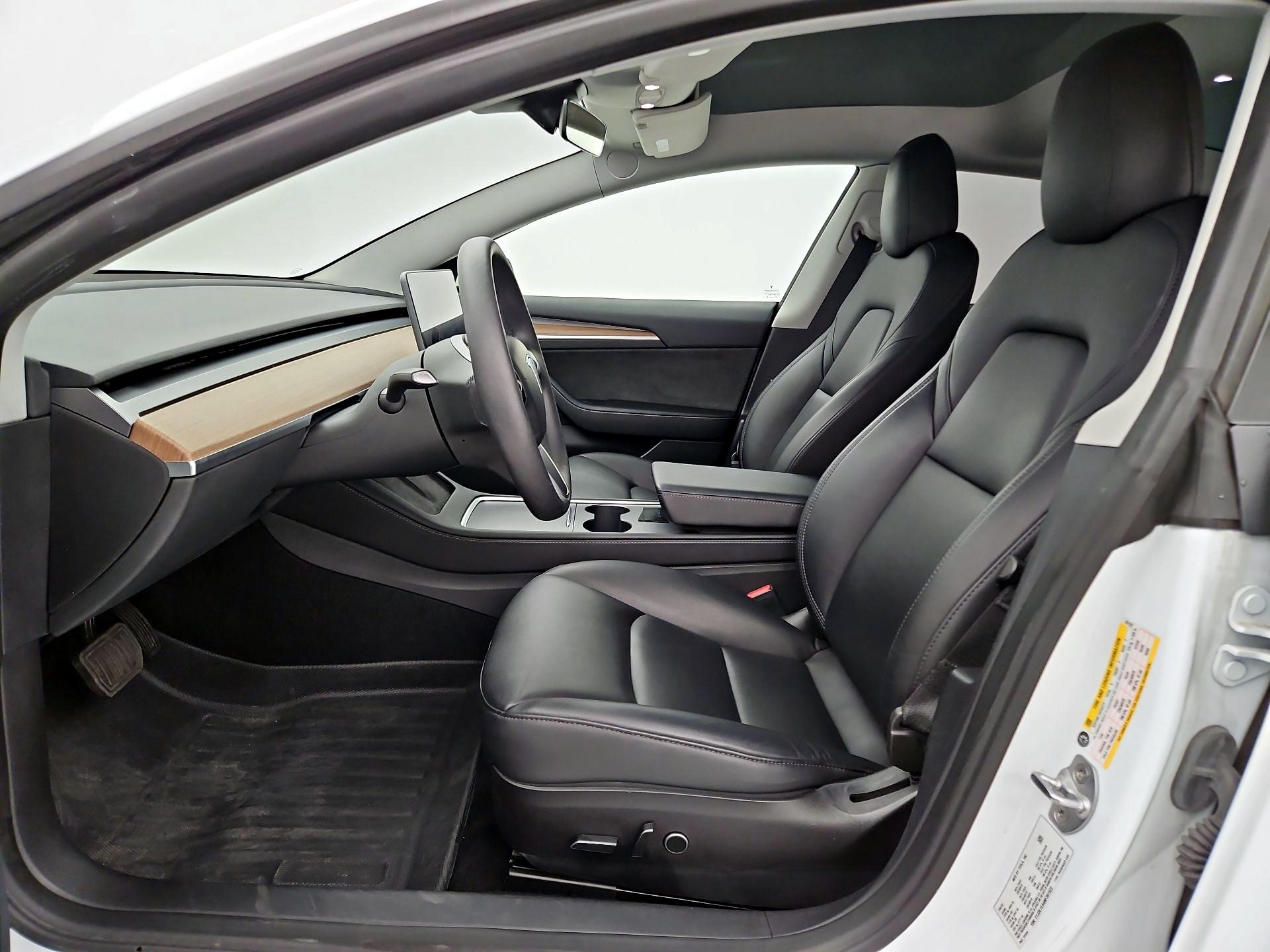 Thumbnail: 2022 Tesla Model 3 - 11