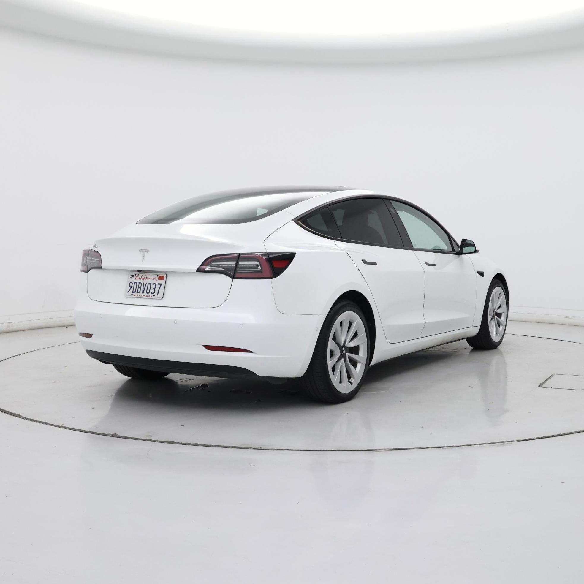 Thumbnail: 2022 Tesla Model 3 - 8