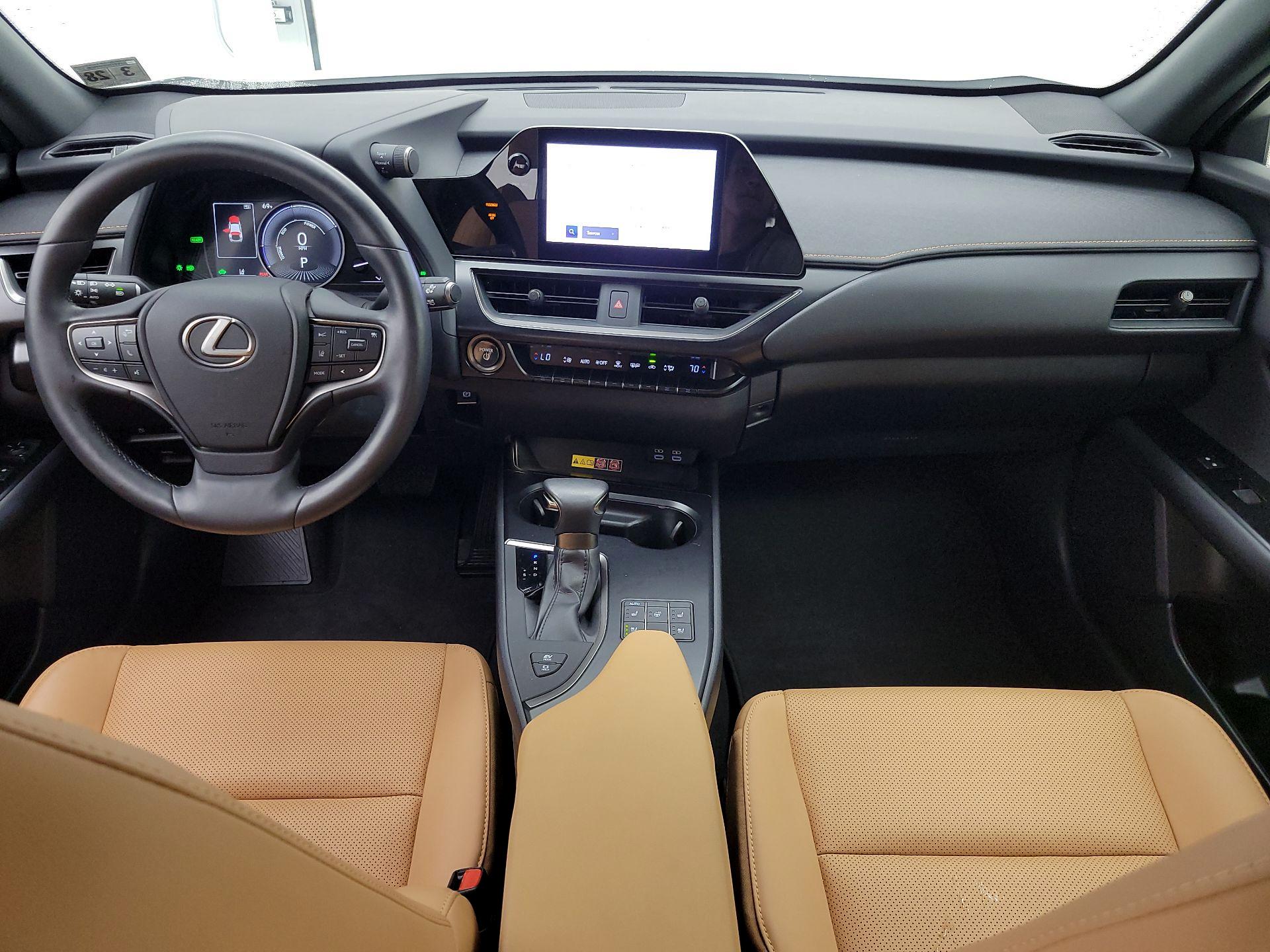 Thumbnail: 2023 Lexus UX - 9