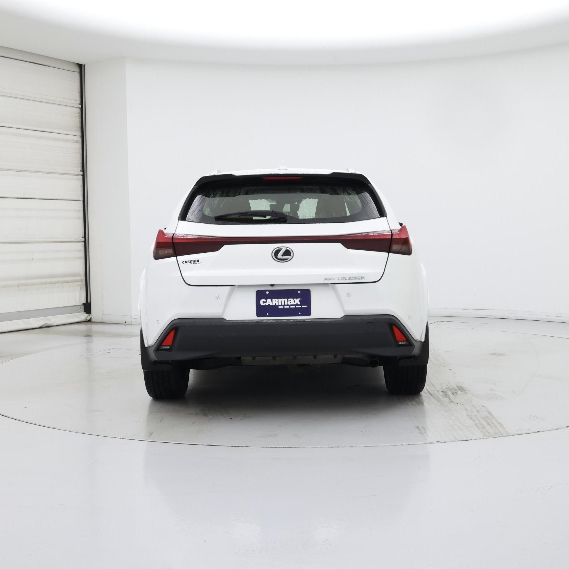Thumbnail: 2023 Lexus UX - 6