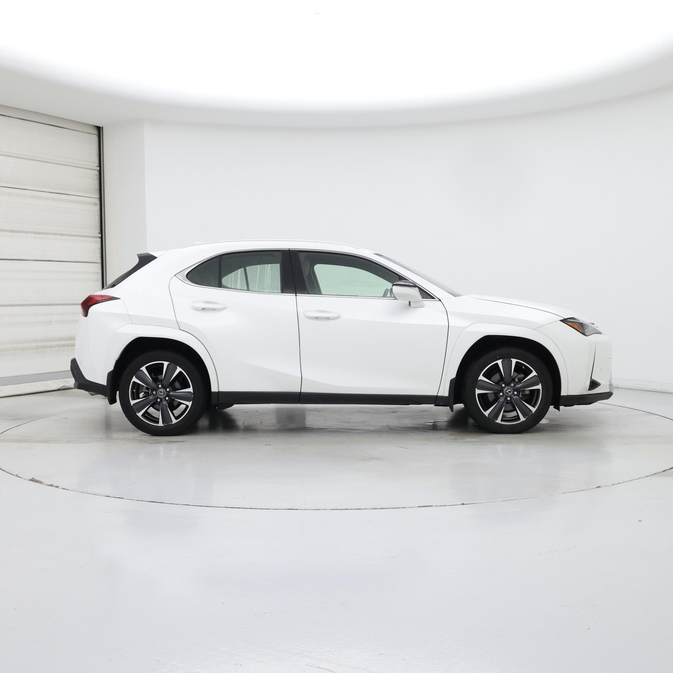 Thumbnail: 2023 Lexus UX - 7