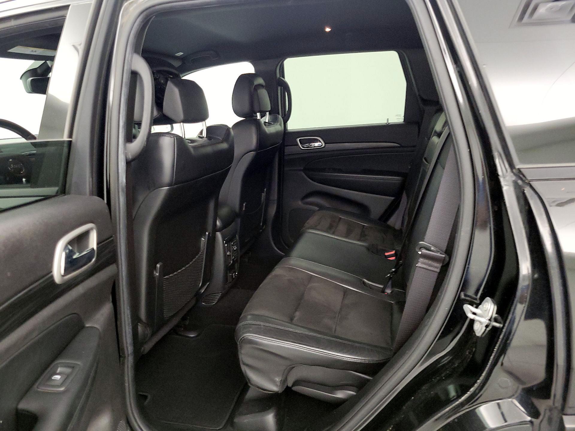 Thumbnail: 2020 Jeep Grand Cherokee - 20