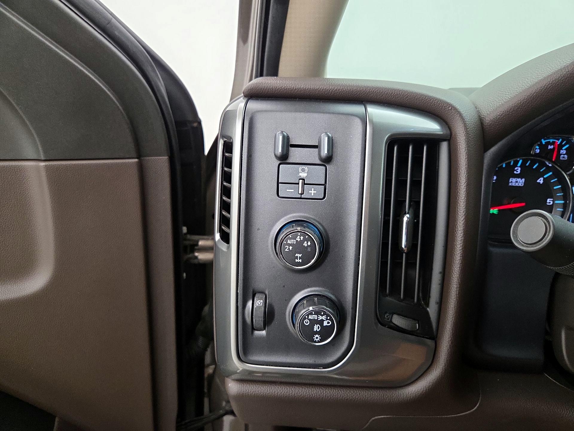 Thumbnail: 2015 Chevrolet Silverado 1500 - 13