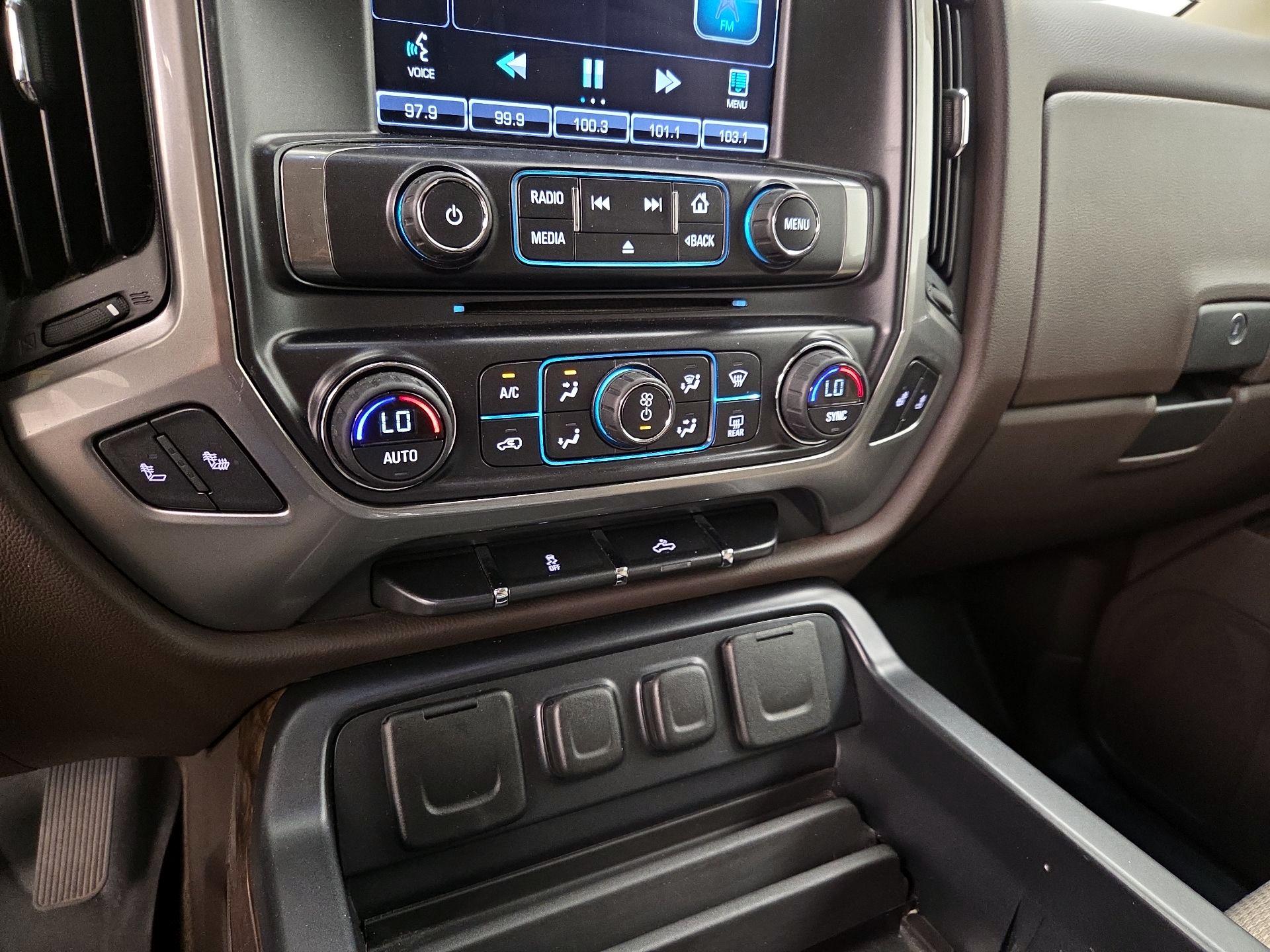 Thumbnail: 2015 Chevrolet Silverado 1500 - 16