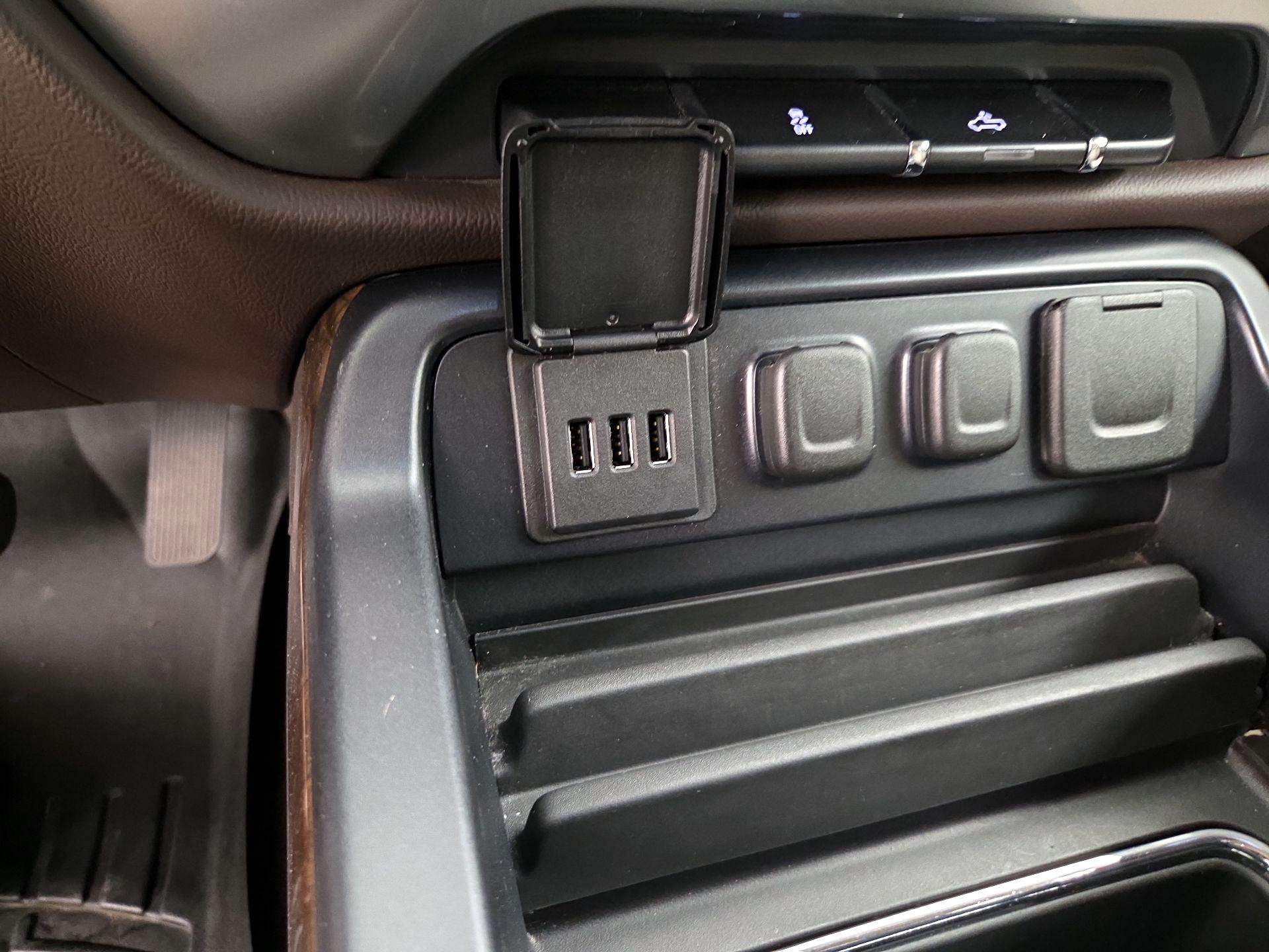 Thumbnail: 2015 Chevrolet Silverado 1500 - 18