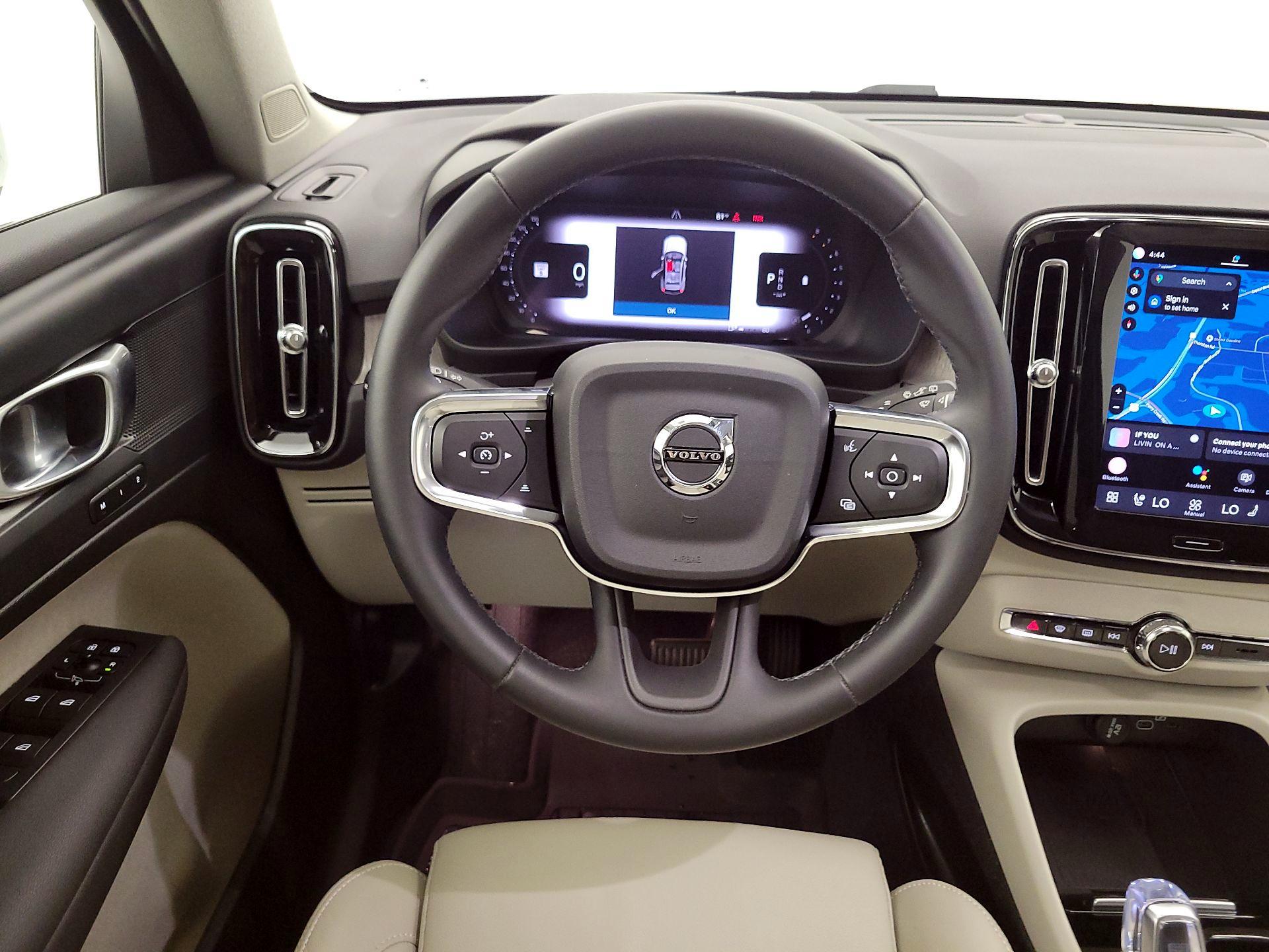 Thumbnail: 2023 Volvo XC40 - 10