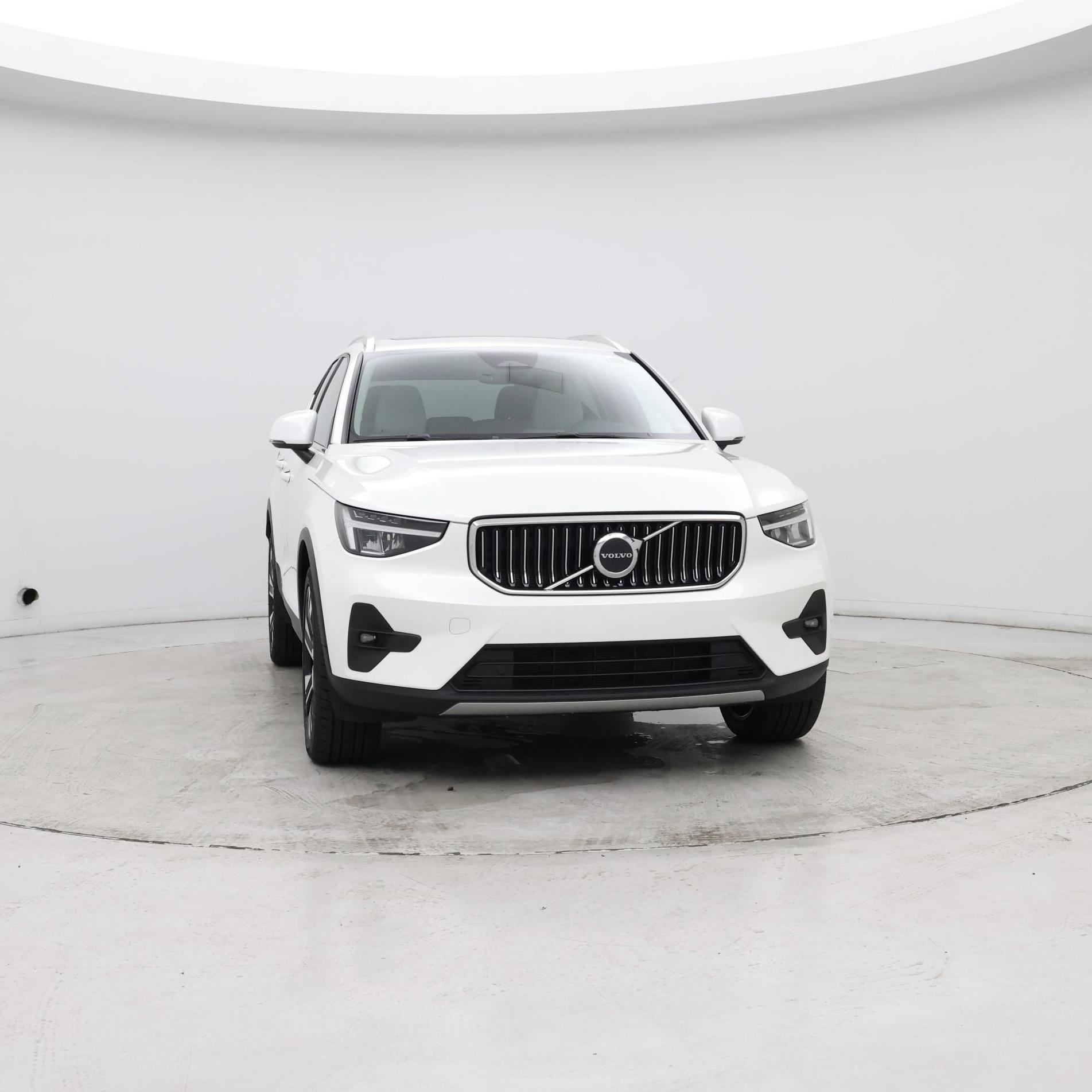 Thumbnail: 2023 Volvo XC40 - 5