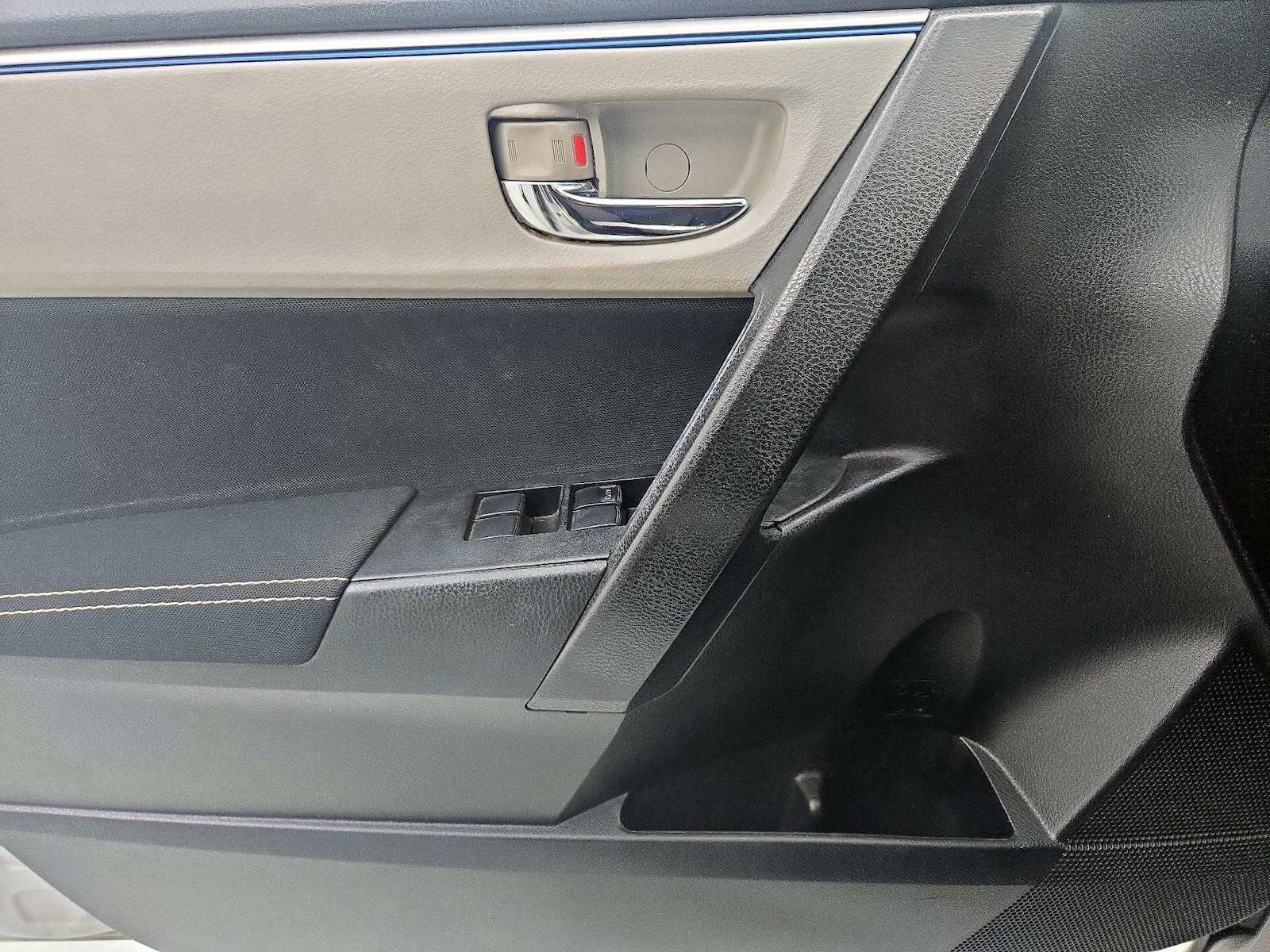 2014 Toyota Corolla LE - Photo 13