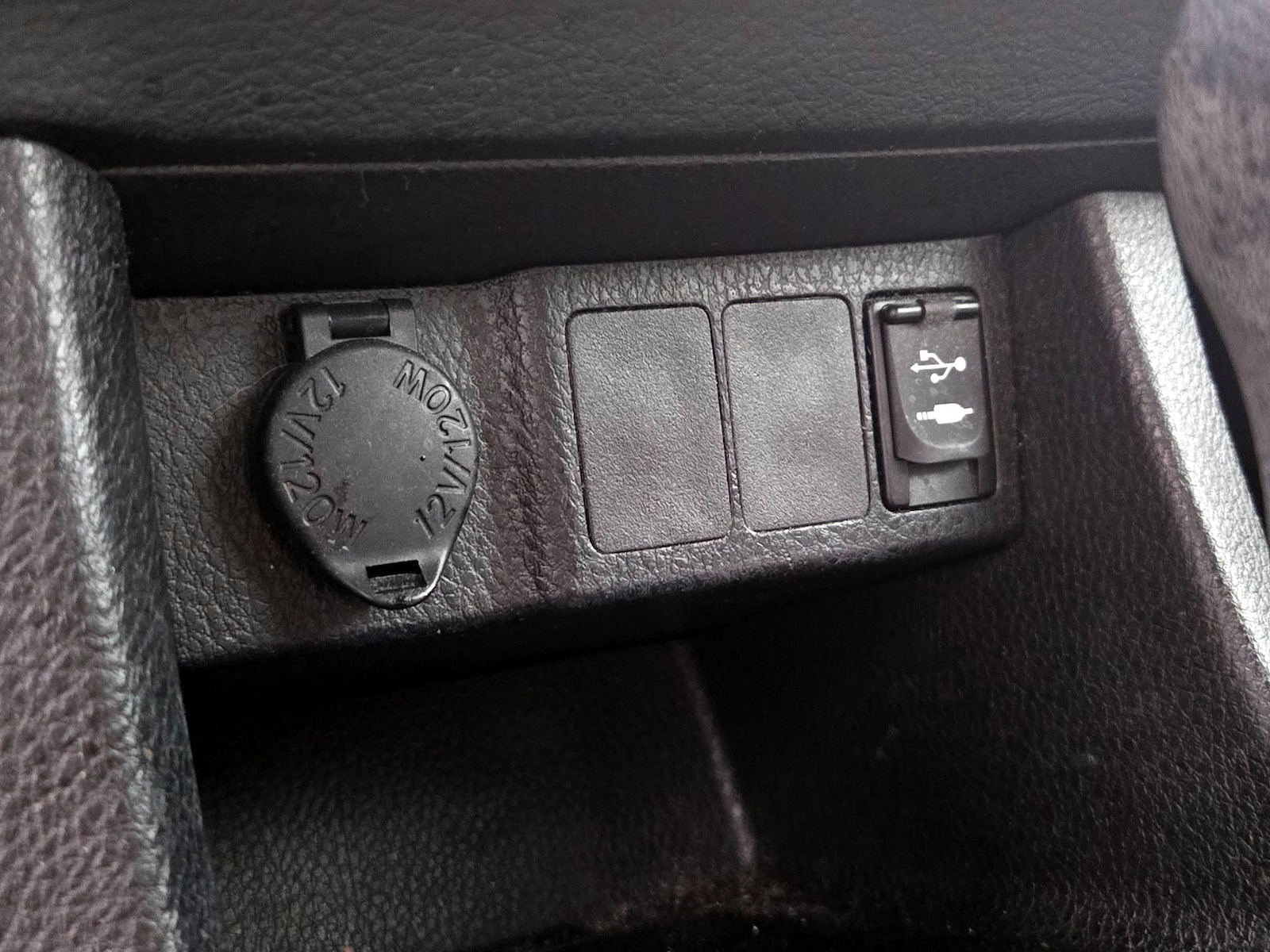 2014 Toyota Corolla LE - Photo 19