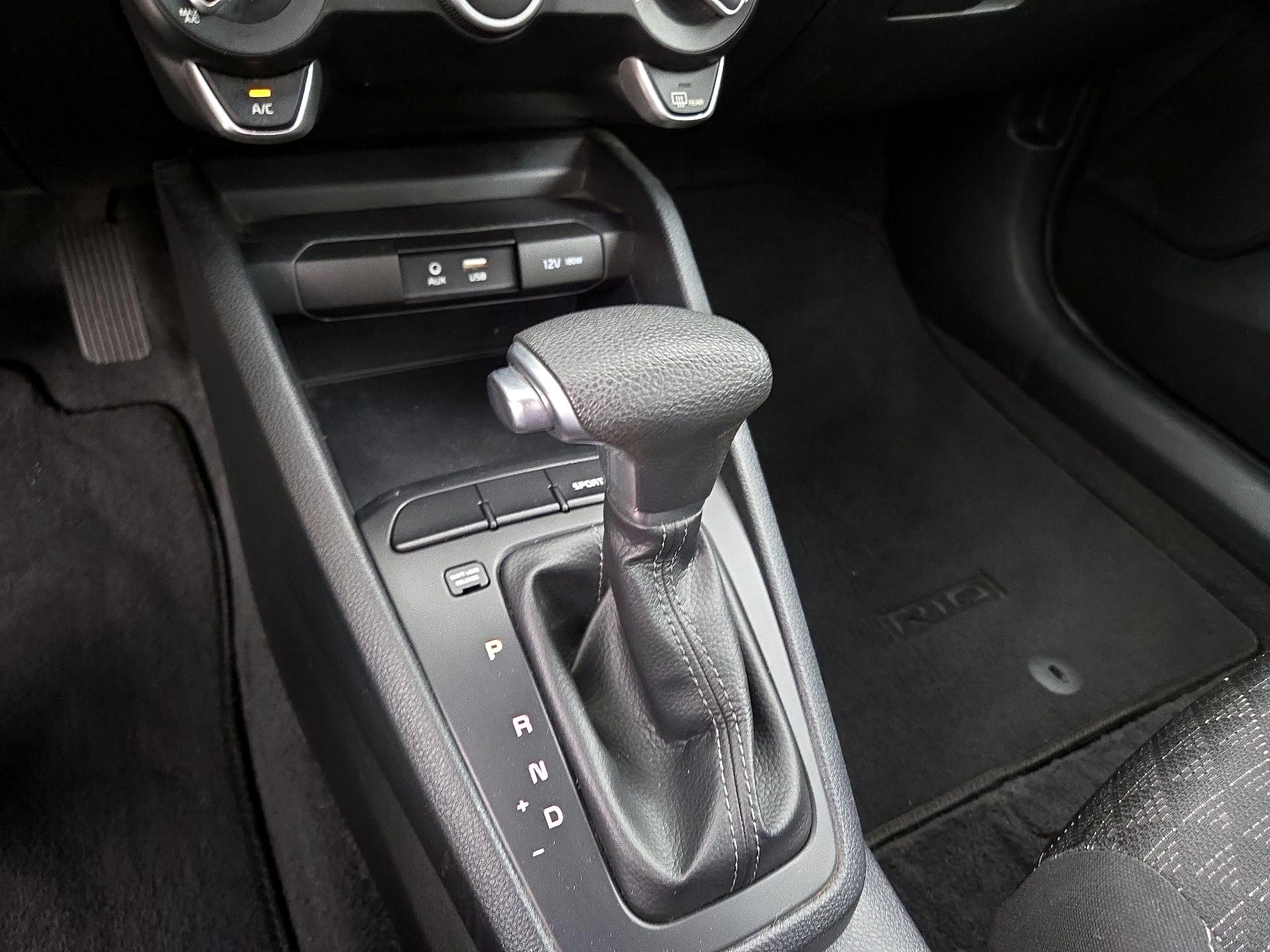 Thumbnail: 2020 Kia Rio - 17