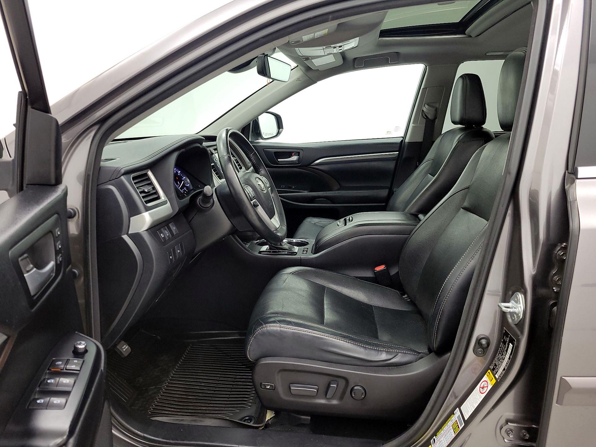 Thumbnail: 2017 Toyota Highlander - 11