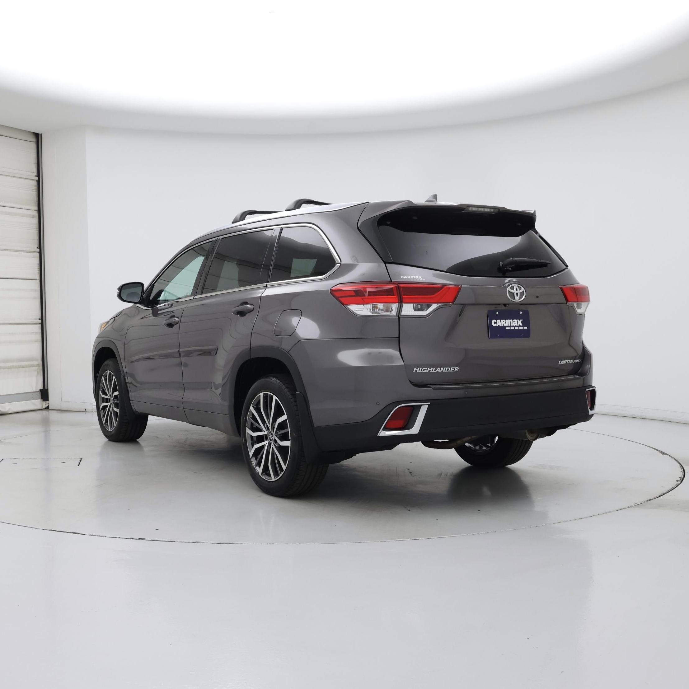 Thumbnail: 2017 Toyota Highlander - 2